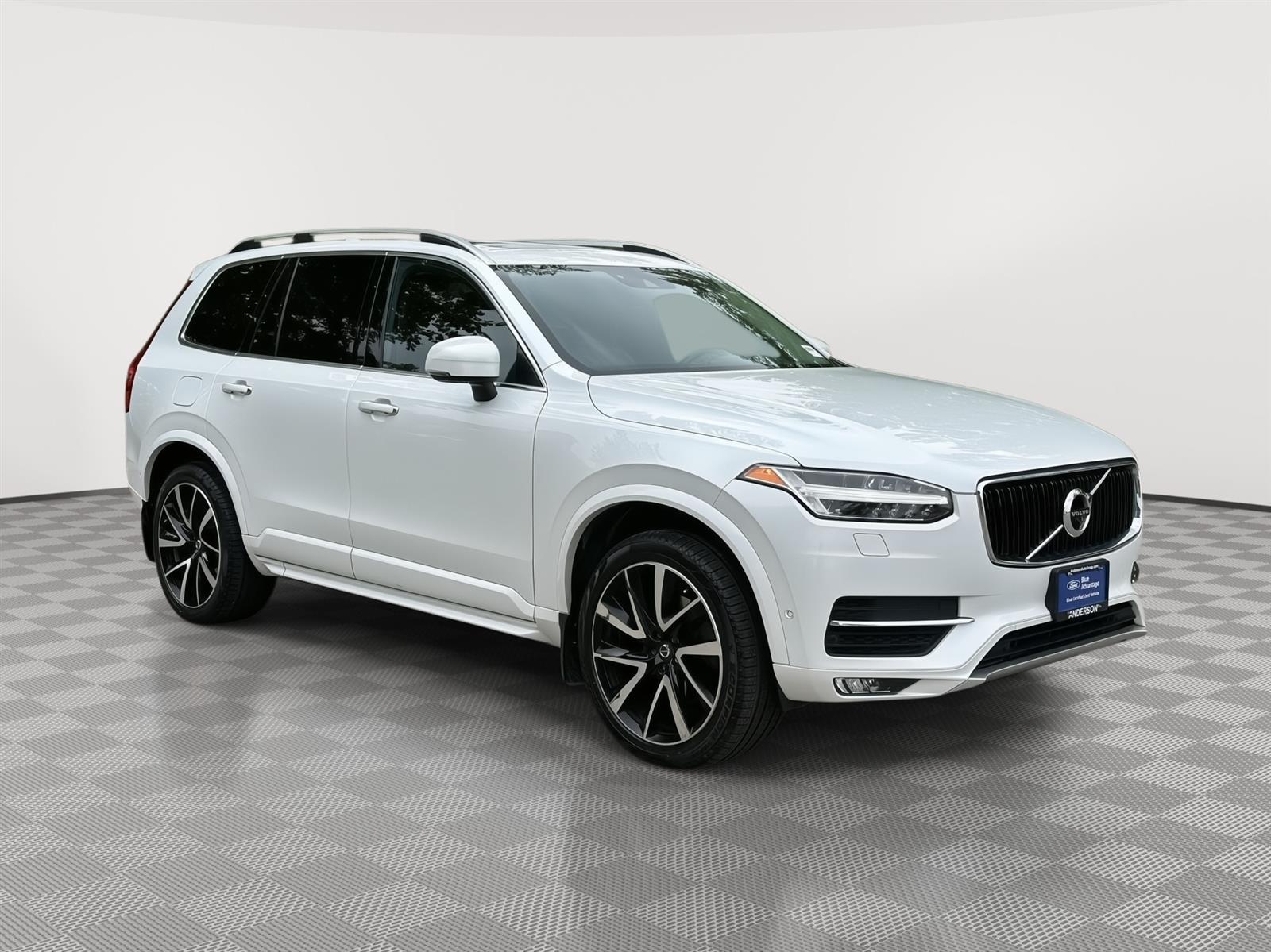 Used 2018 Volvo XC90 Momentum SUV for sale in Lincoln NE