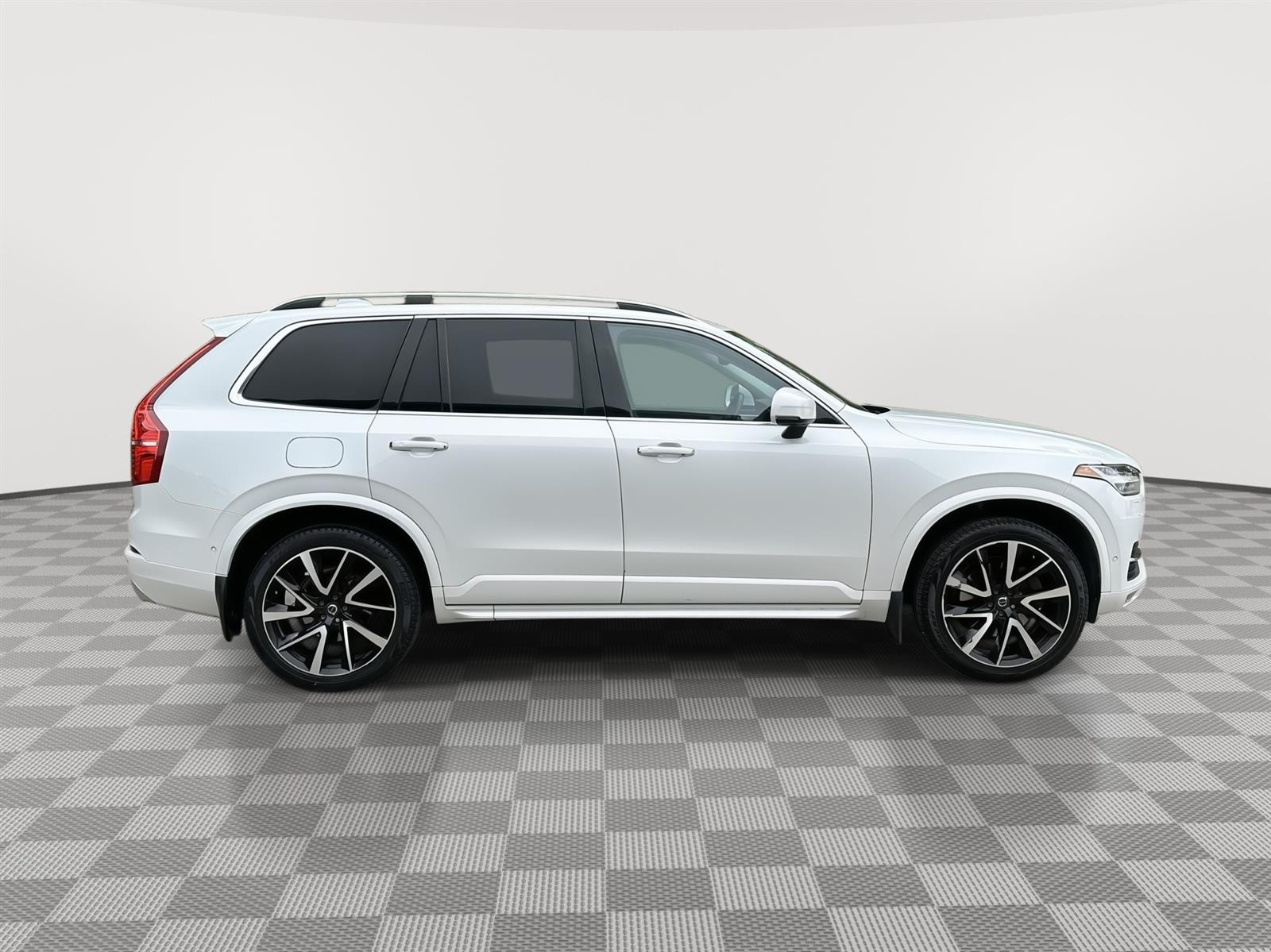 Used 2018 Volvo XC90 Momentum SUV for sale in Lincoln NE