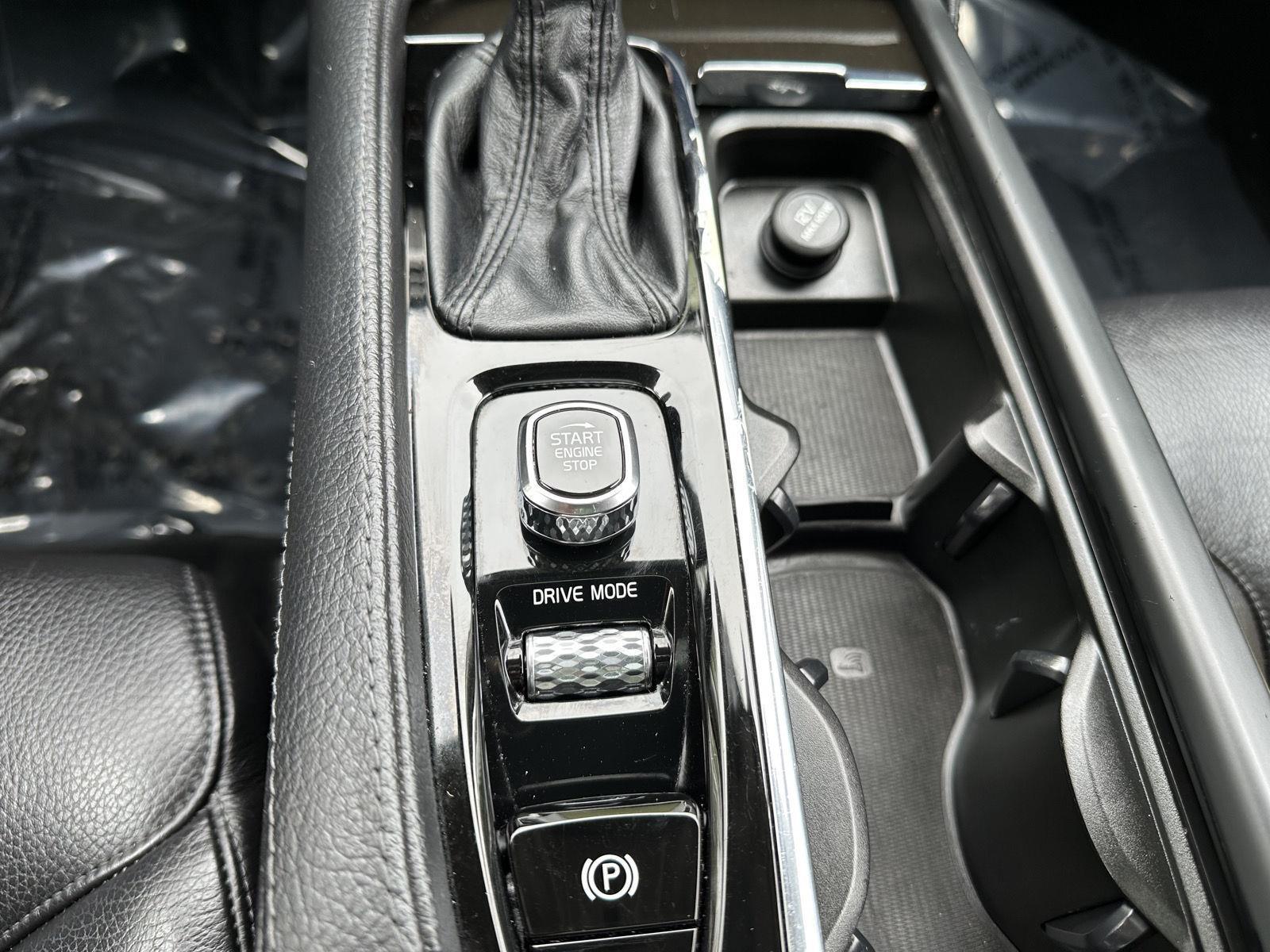 Used 2018 Volvo XC90 Momentum SUV for sale in Lincoln NE