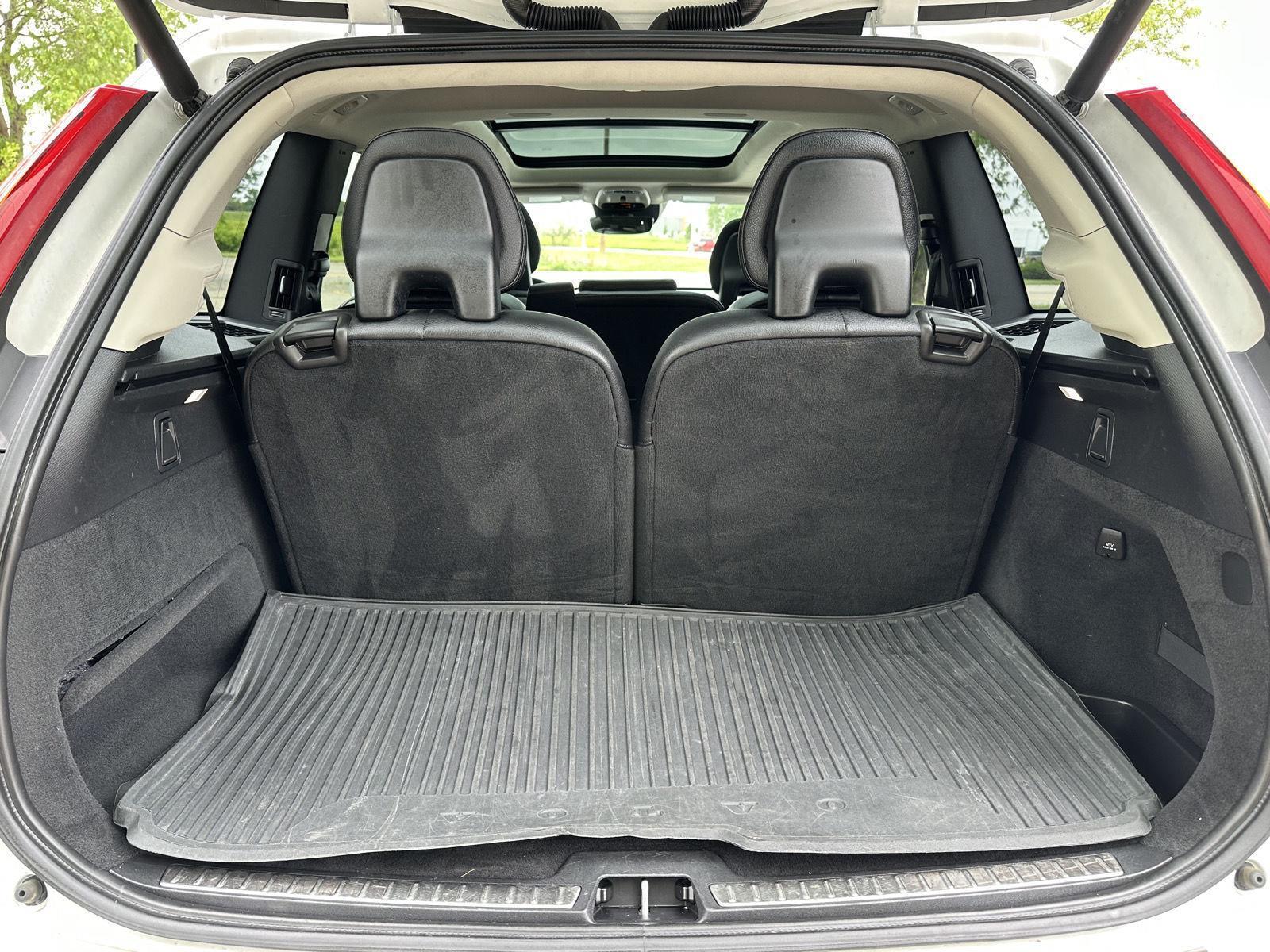 Used 2018 Volvo XC90 Momentum SUV for sale in Lincoln NE