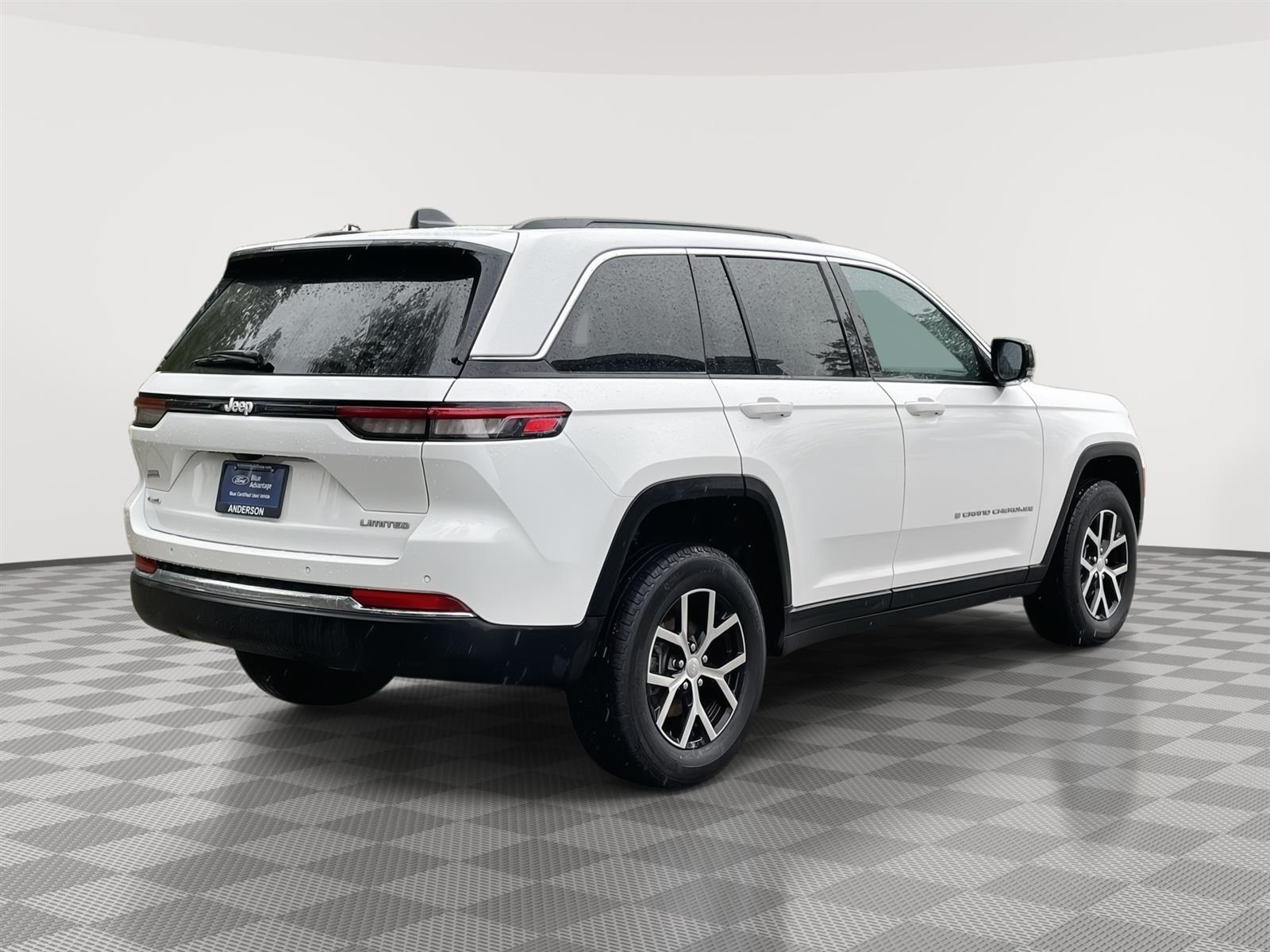 Used 2024 Jeep Grand Cherokee Limited SUV for sale in Lincoln NE