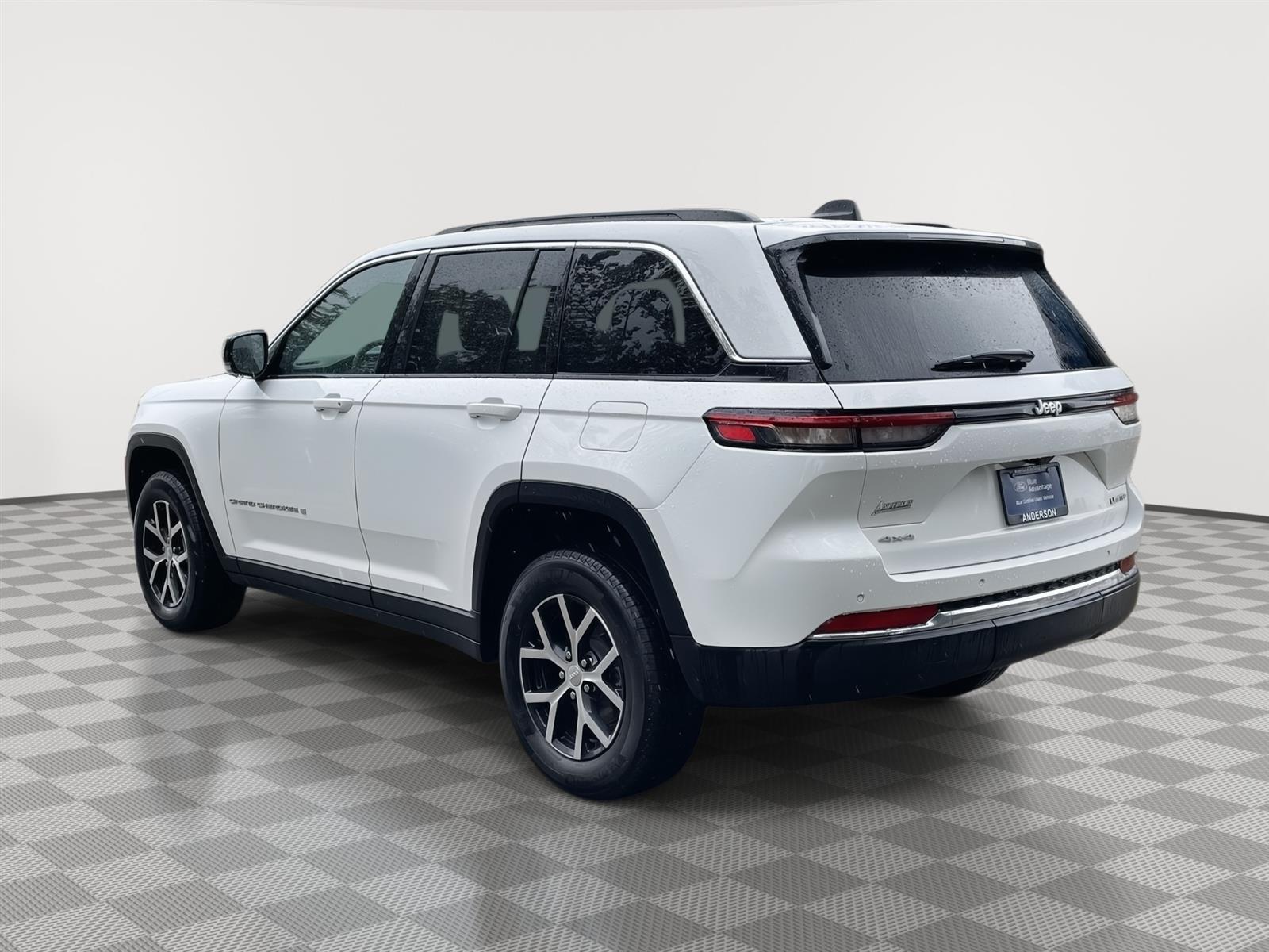 Used 2024 Jeep Grand Cherokee Limited SUV for sale in Lincoln NE