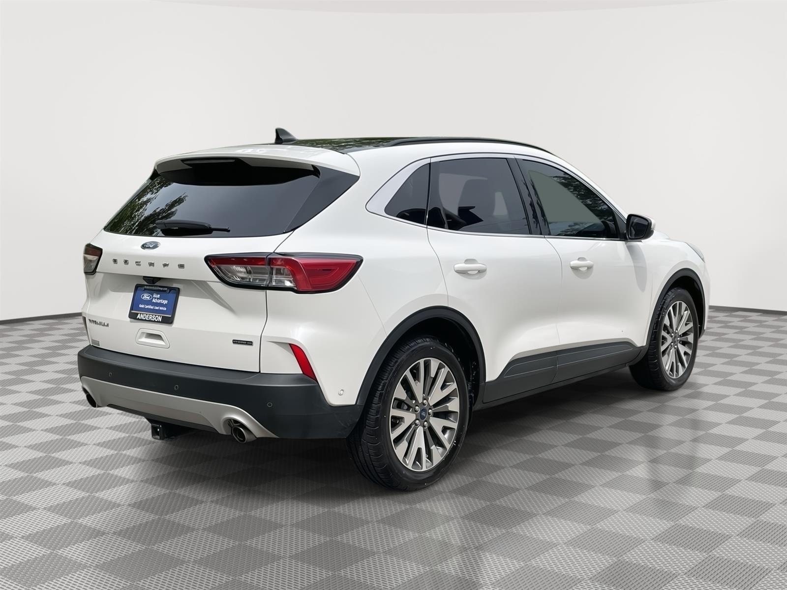 Used 2020 Ford Escape Hybrid Titanium SUV for sale in Lincoln NE