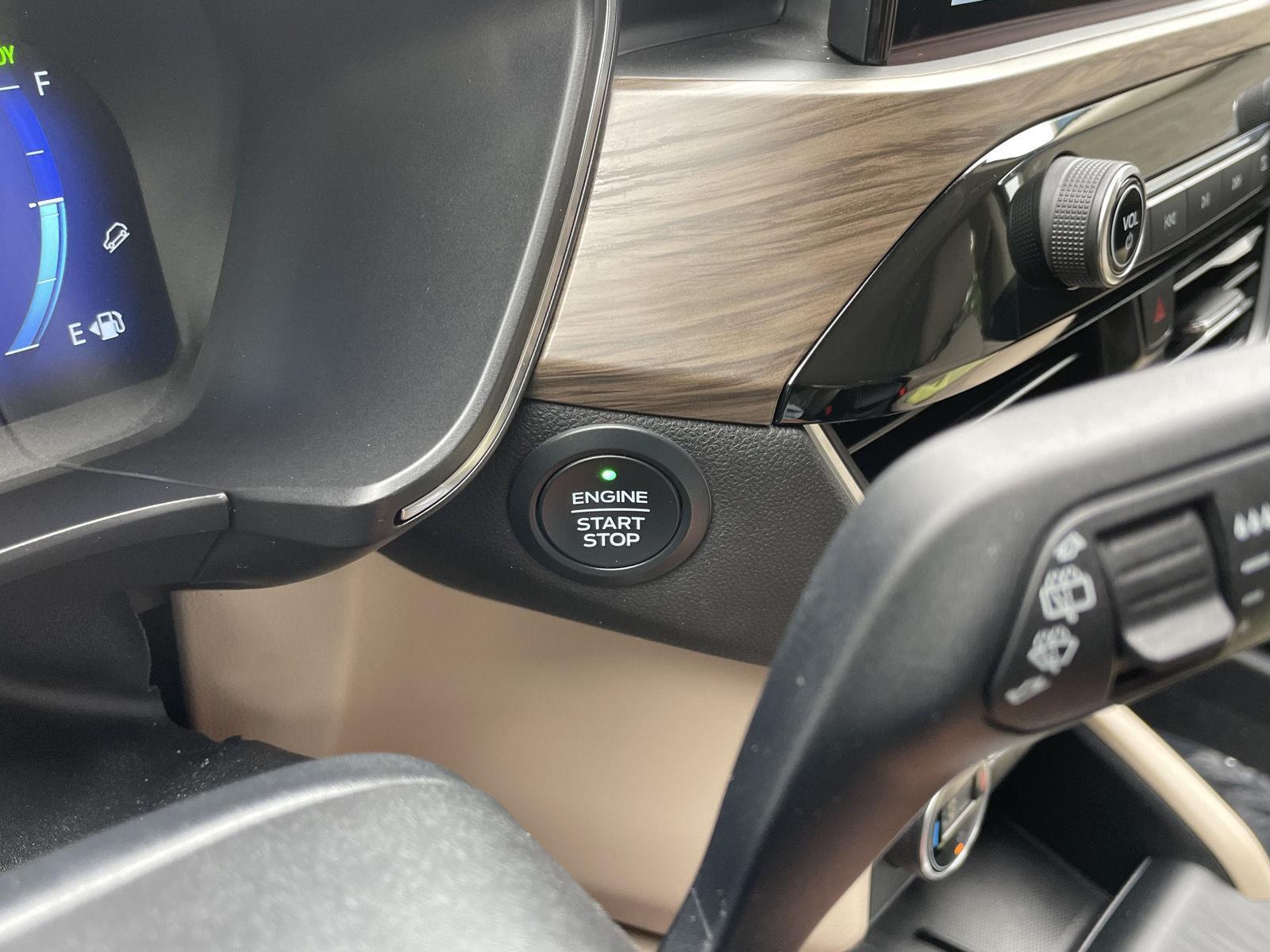 Used 2020 Ford Escape Hybrid Titanium SUV for sale in Lincoln NE