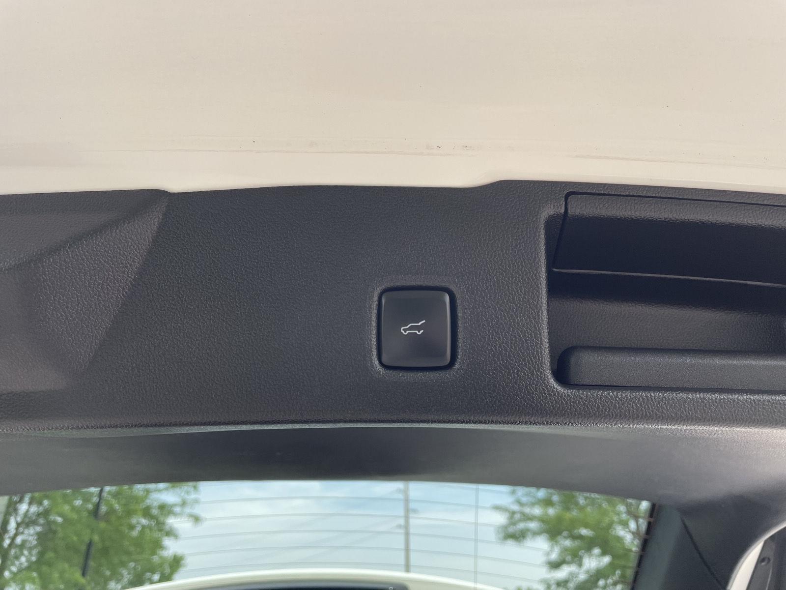 Used 2020 Ford Escape Hybrid Titanium SUV for sale in Lincoln NE