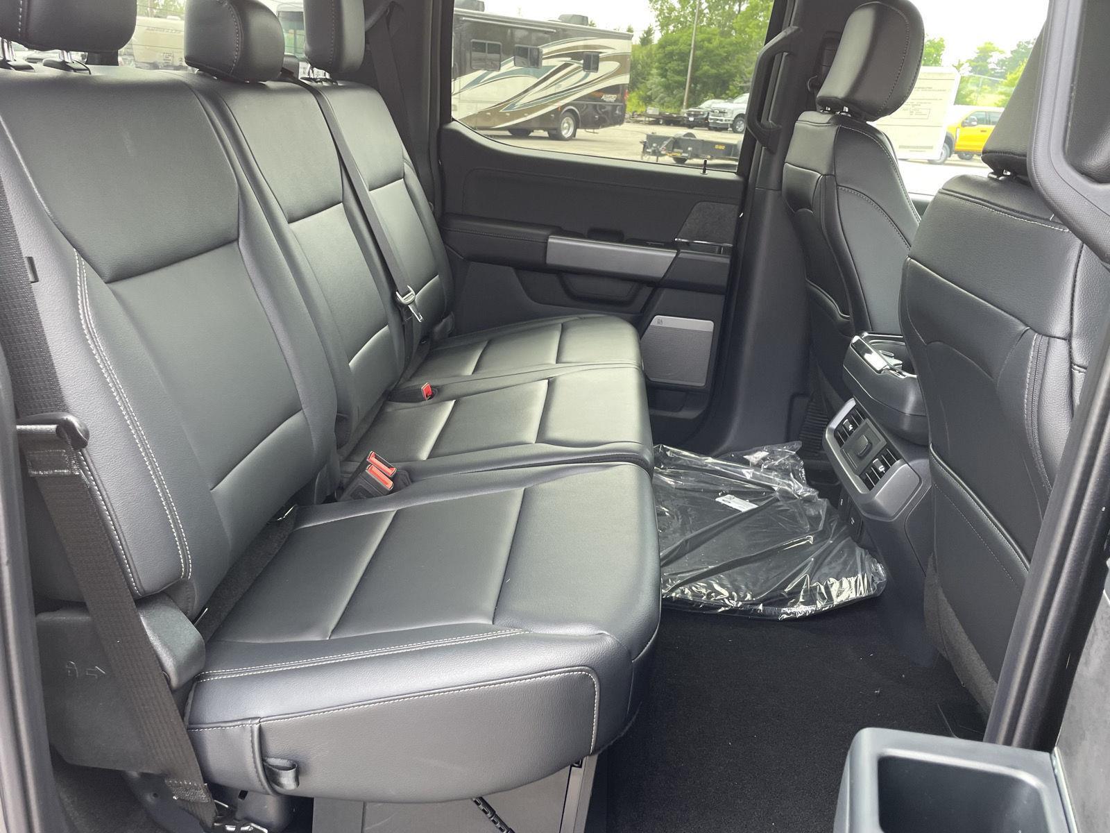2025 Ford F-150 XLT photo 9