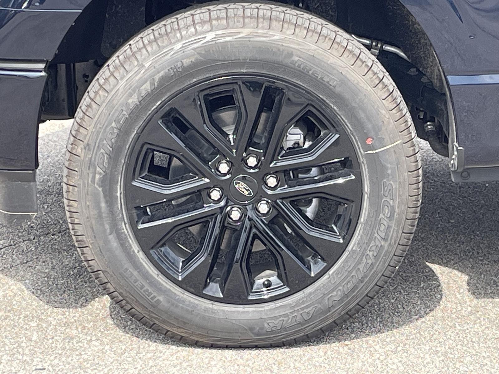 2025 Ford F-150 XLT photo 18