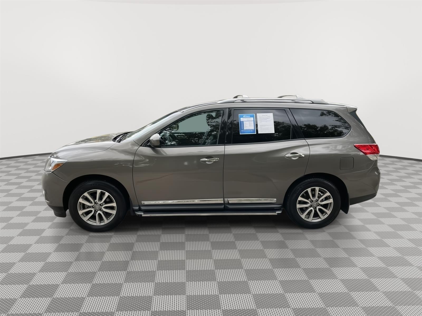 Used 2013 Nissan Pathfinder SL SUV for sale in Lincoln NE