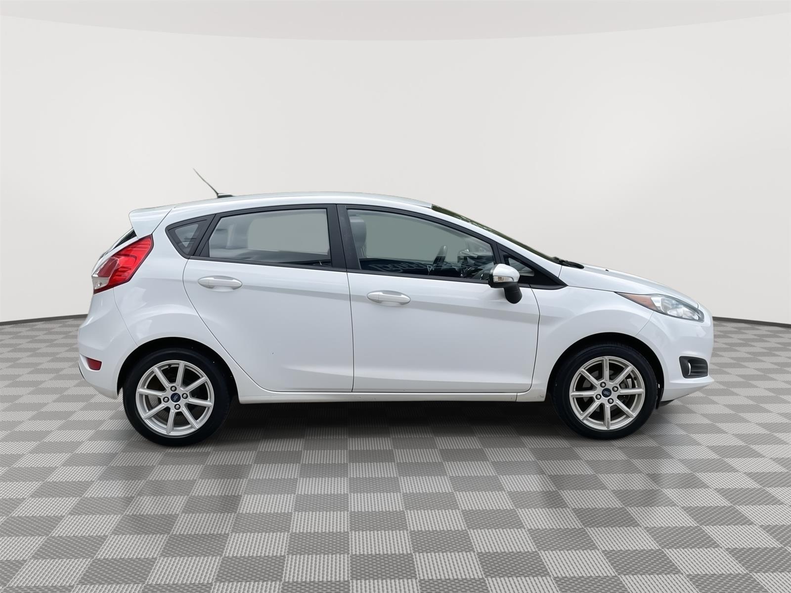 Used 2015 Ford Fiesta SE Hatchback for sale in Lincoln NE