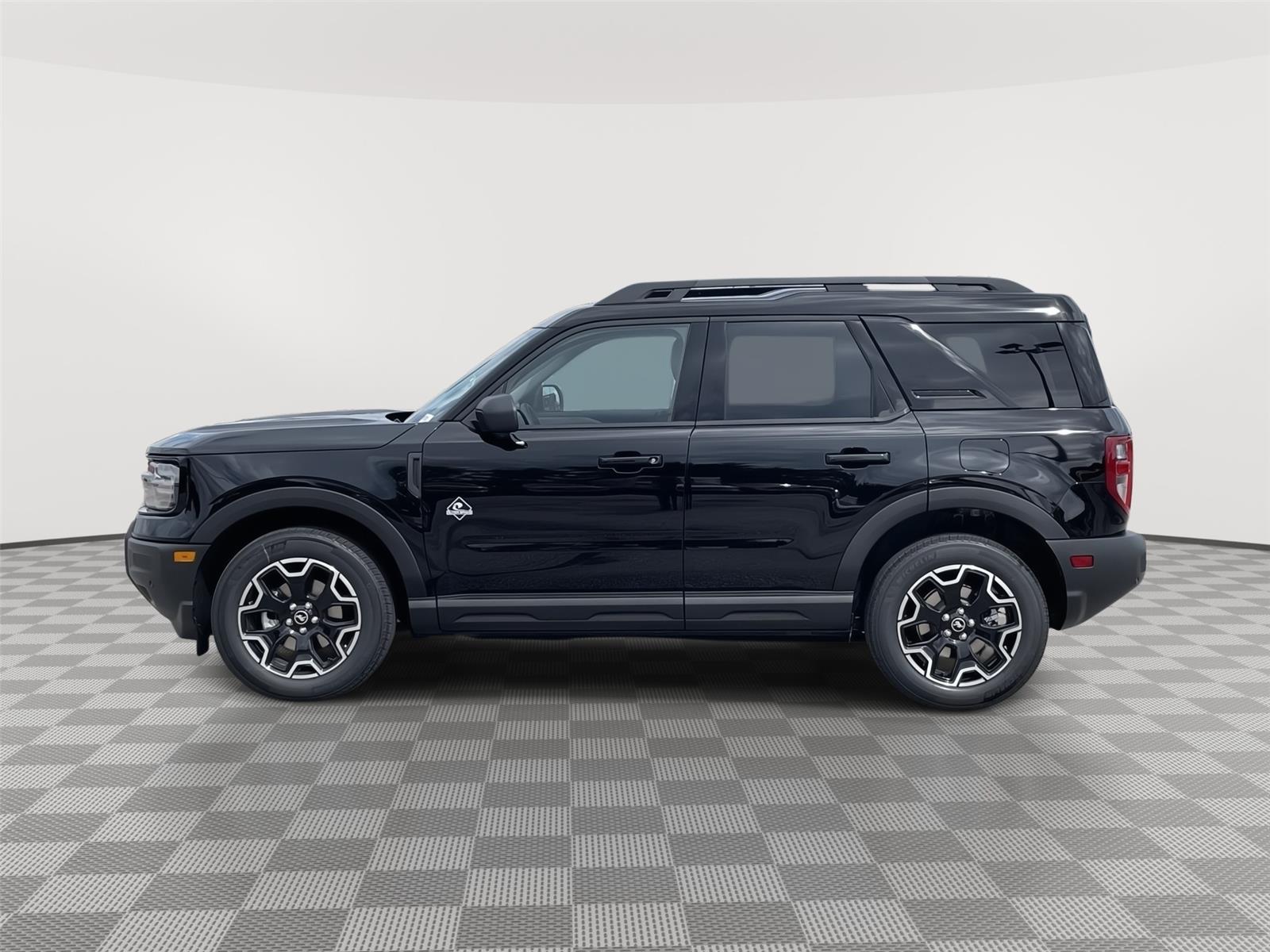 2025 Ford Bronco Sport Outer Banks photo 2