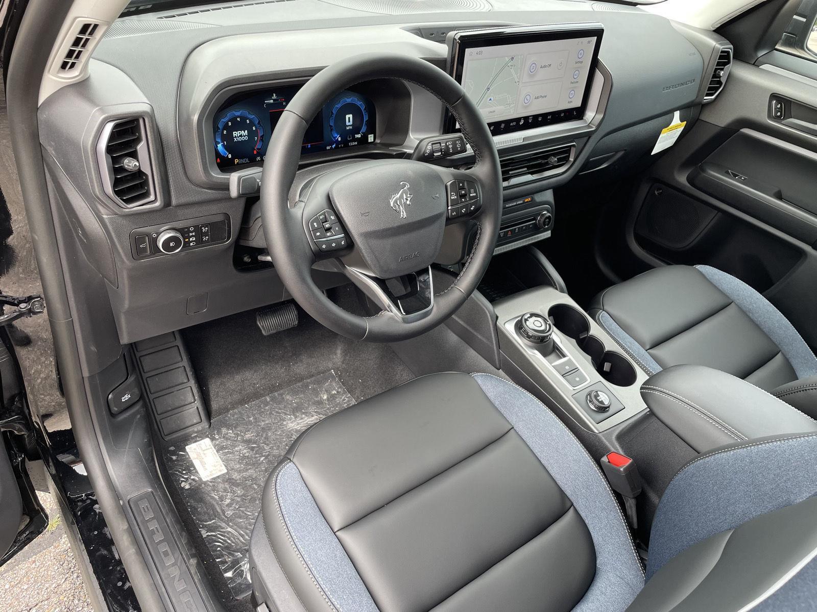 2025 Ford Bronco Sport Outer Banks photo 5