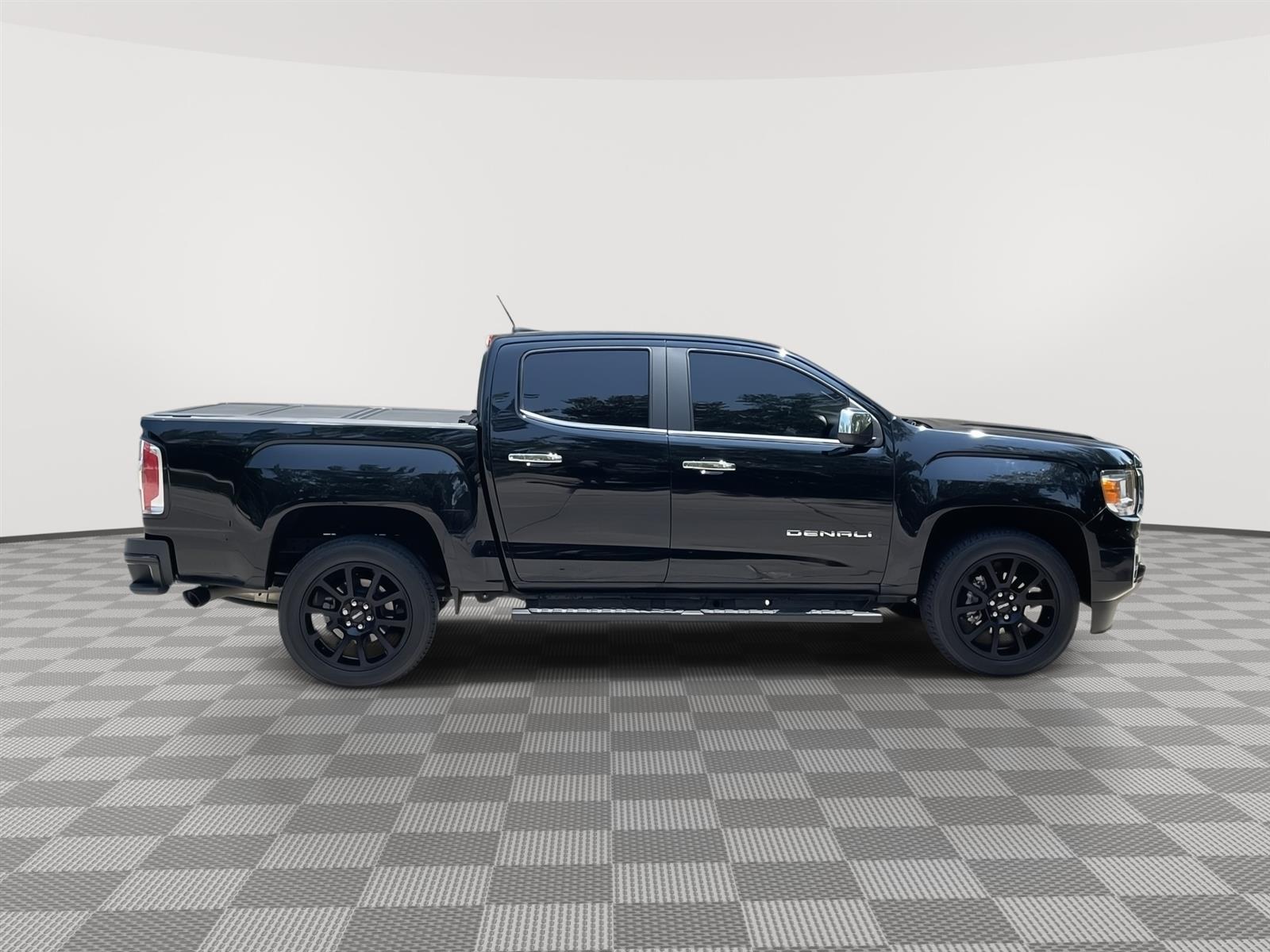 Used 2022 GMC Canyon 4WD Denali Crew Cab Truck for sale in Lincoln NE