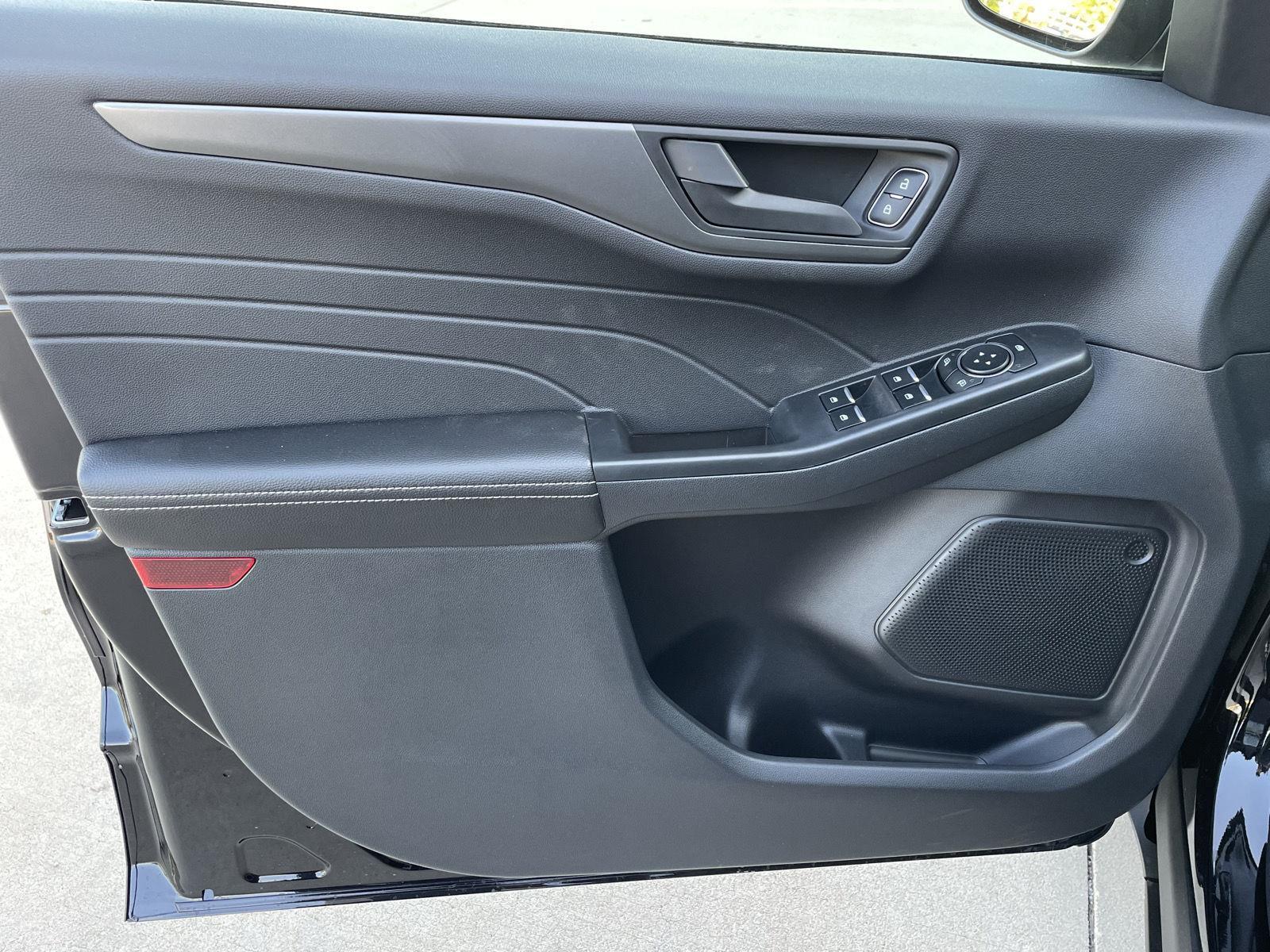 2025 Ford Escape Active photo 3