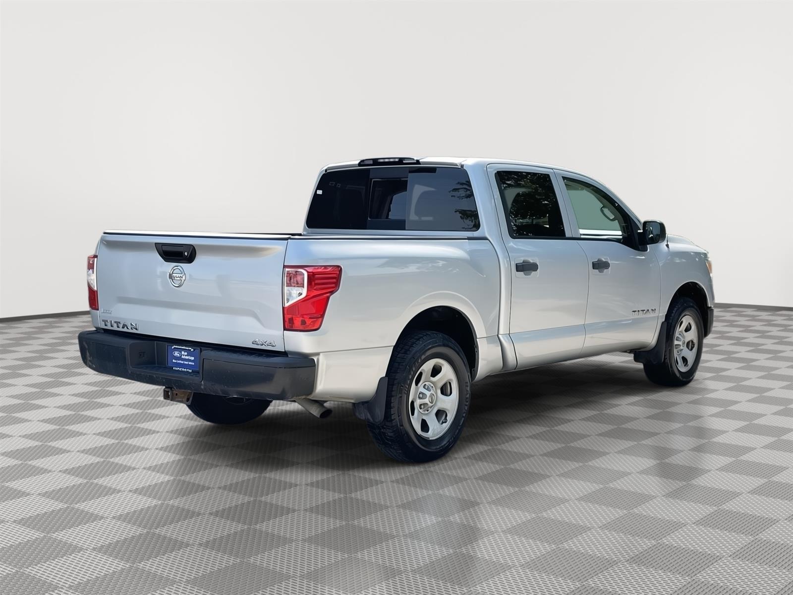 Used 2017 Nissan Titan S Crew Cab Truck for sale in Lincoln NE