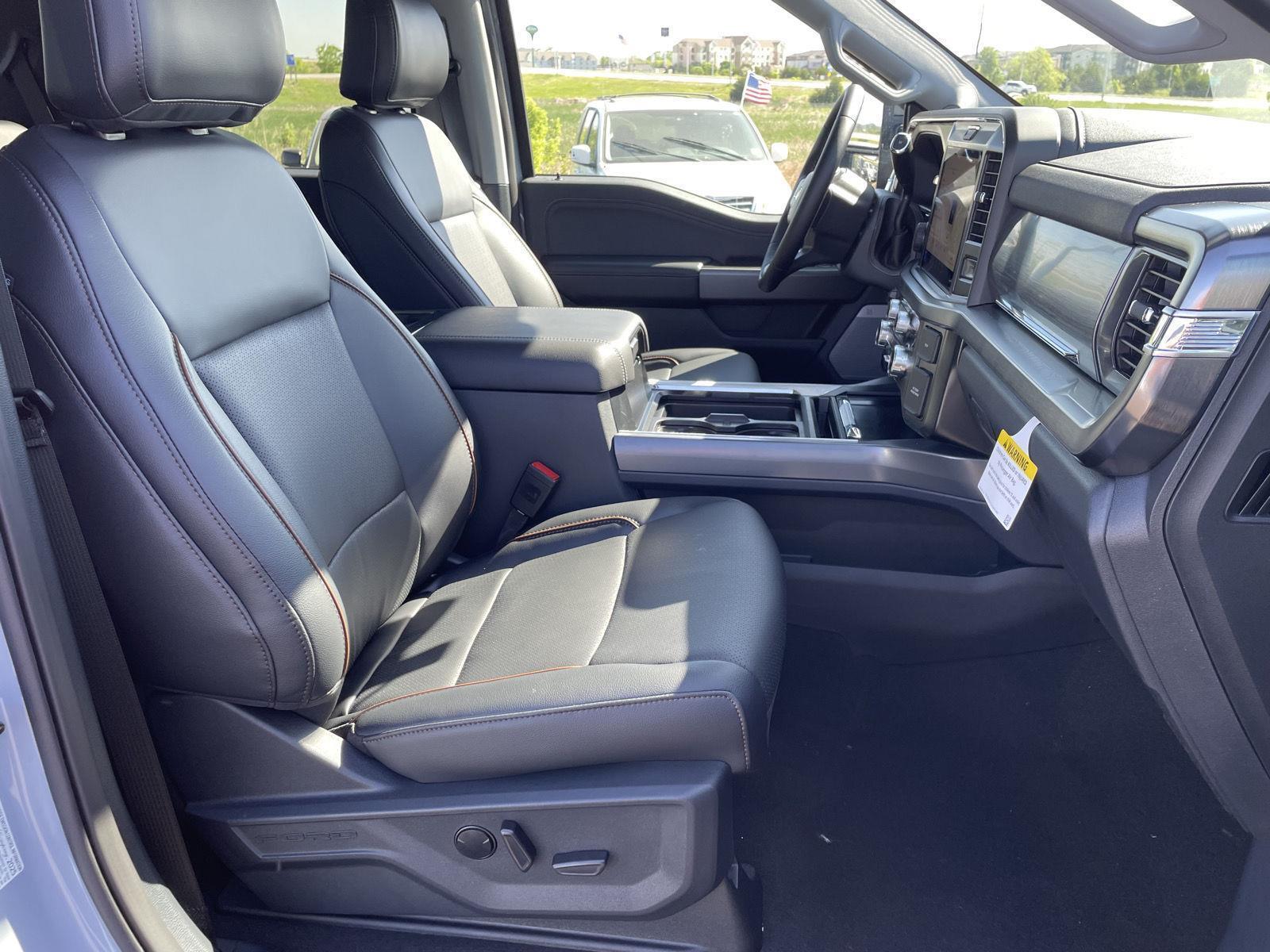 2025 Ford F-250 Lariat photo 7