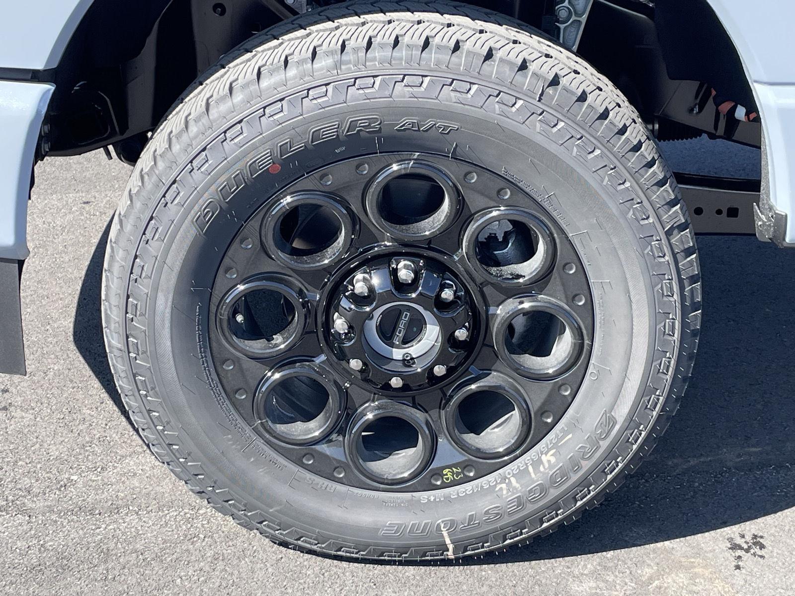 2025 Ford F-250 Lariat photo 18