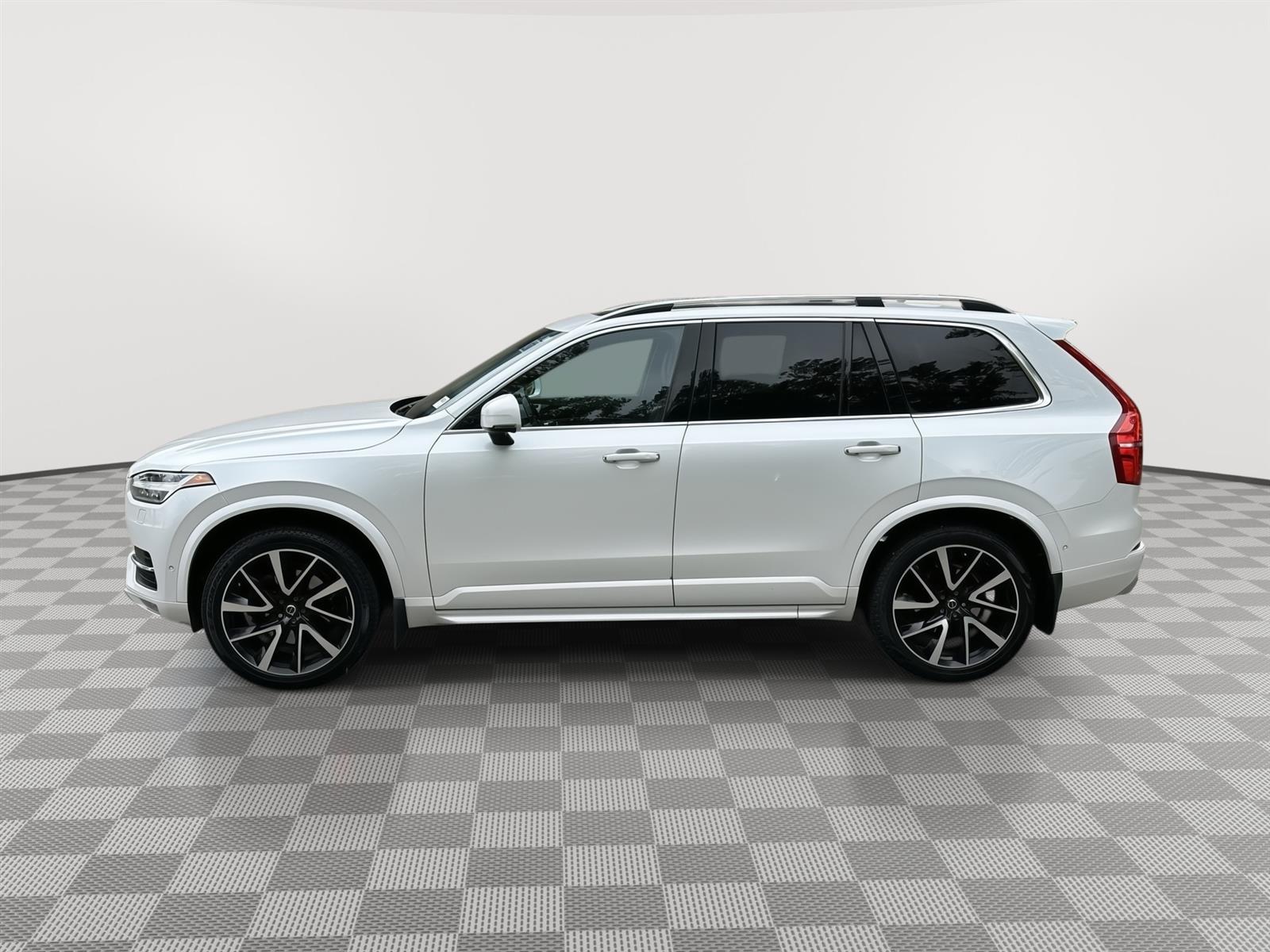 Used 2018 Volvo XC90 Momentum SUV for sale in Lincoln NE