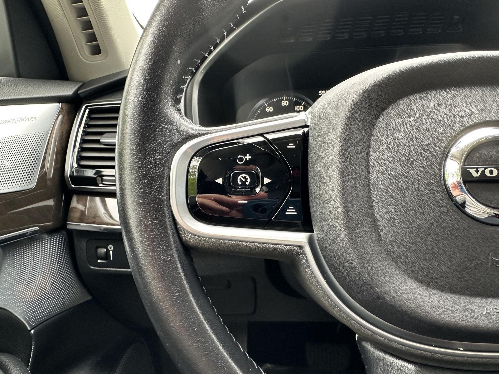 Used 2018 Volvo XC90 Momentum SUV for sale in Lincoln NE