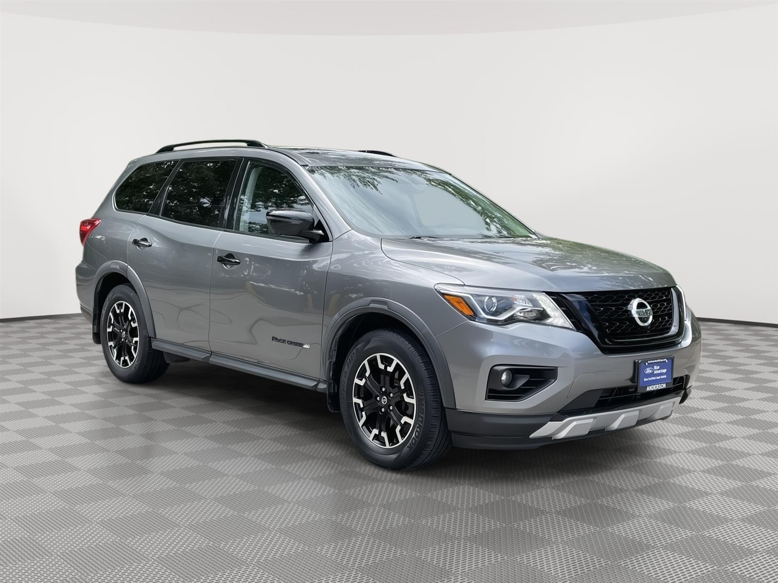 Used 2020 Nissan Pathfinder SL SUV for sale in Lincoln NE