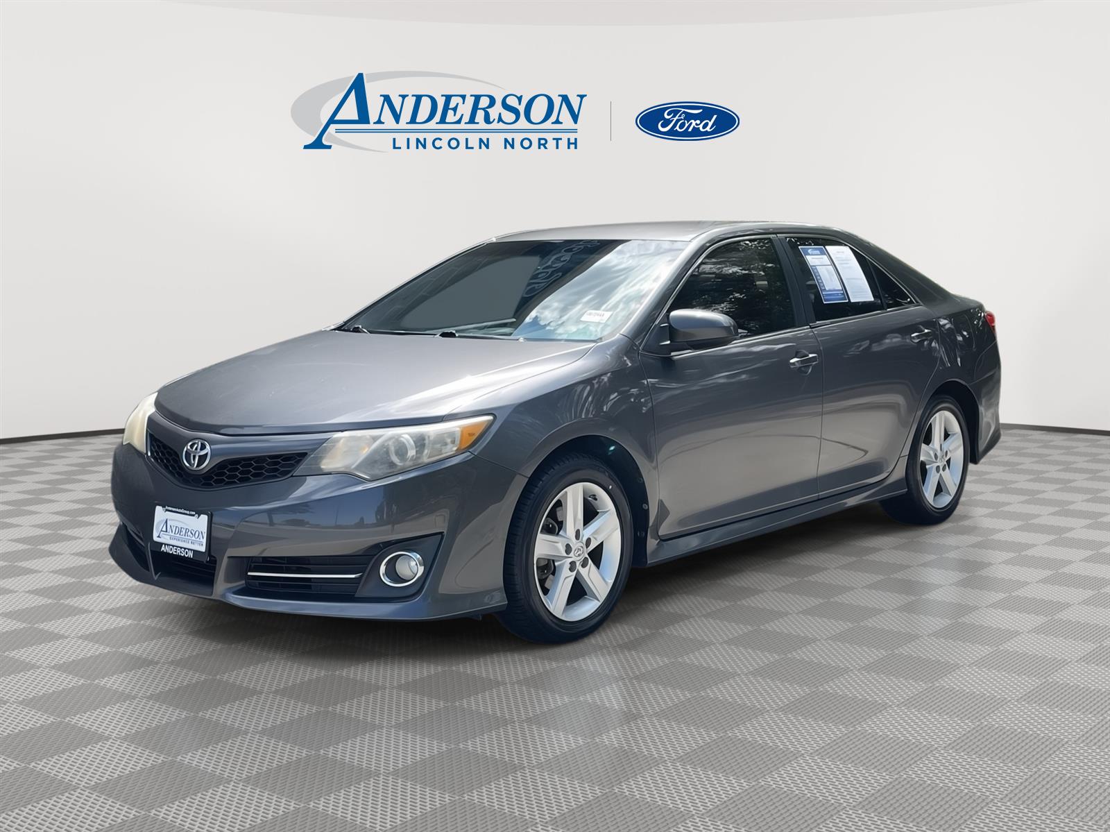 Used 2014 Toyota Camry SE Sedan for sale in Lincoln NE
