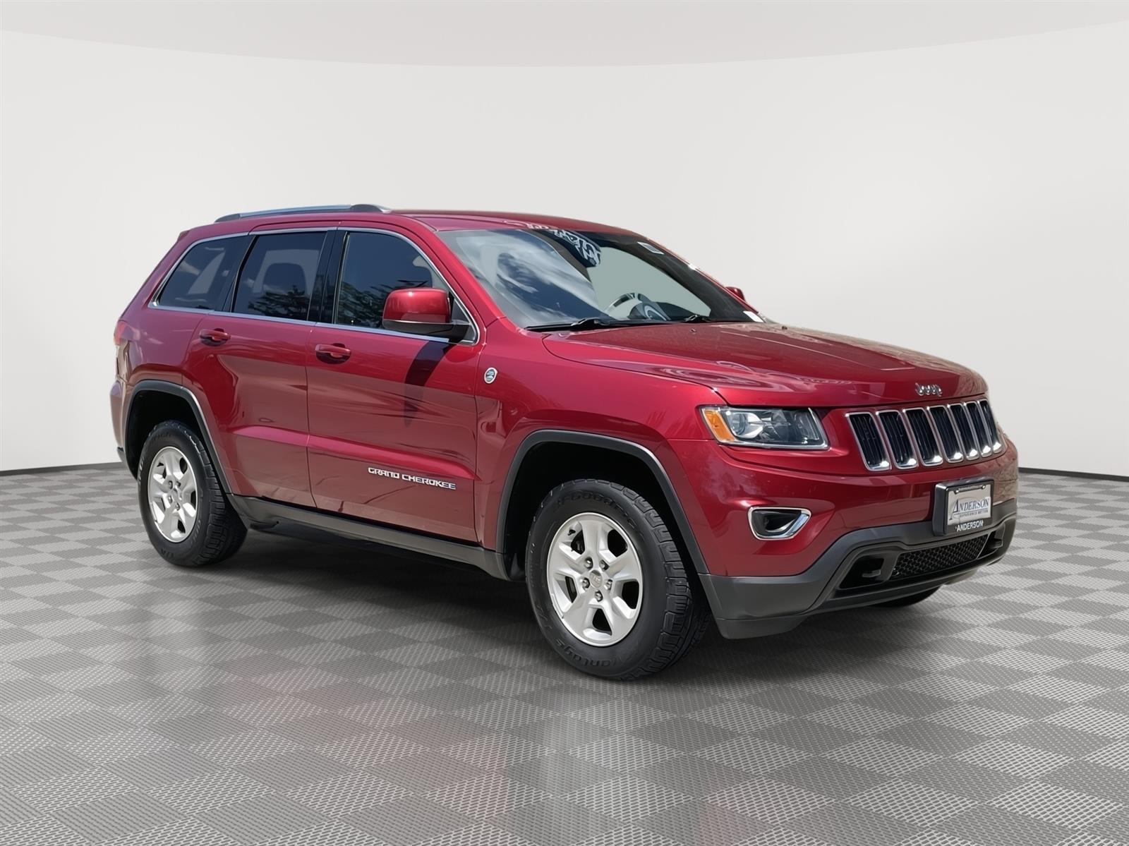 Used 2015 Jeep Grand Cherokee Laredo SUV for sale in Lincoln NE