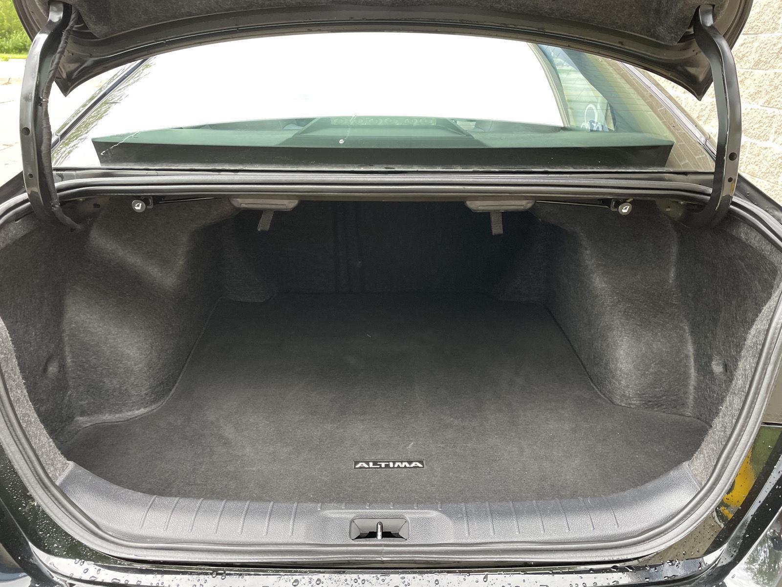 Used 2023 Nissan Altima for sale in Lincoln NE