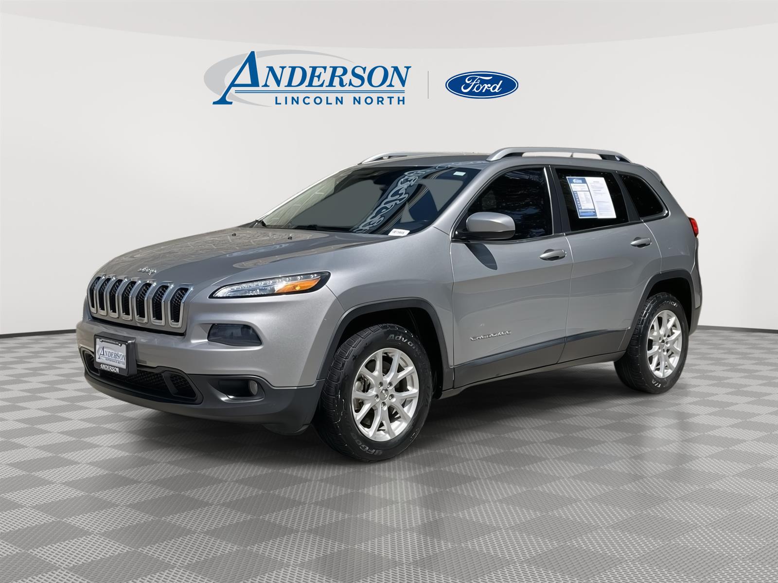 Used 2015 Jeep Cherokee Latitude SUV for sale in Lincoln NE