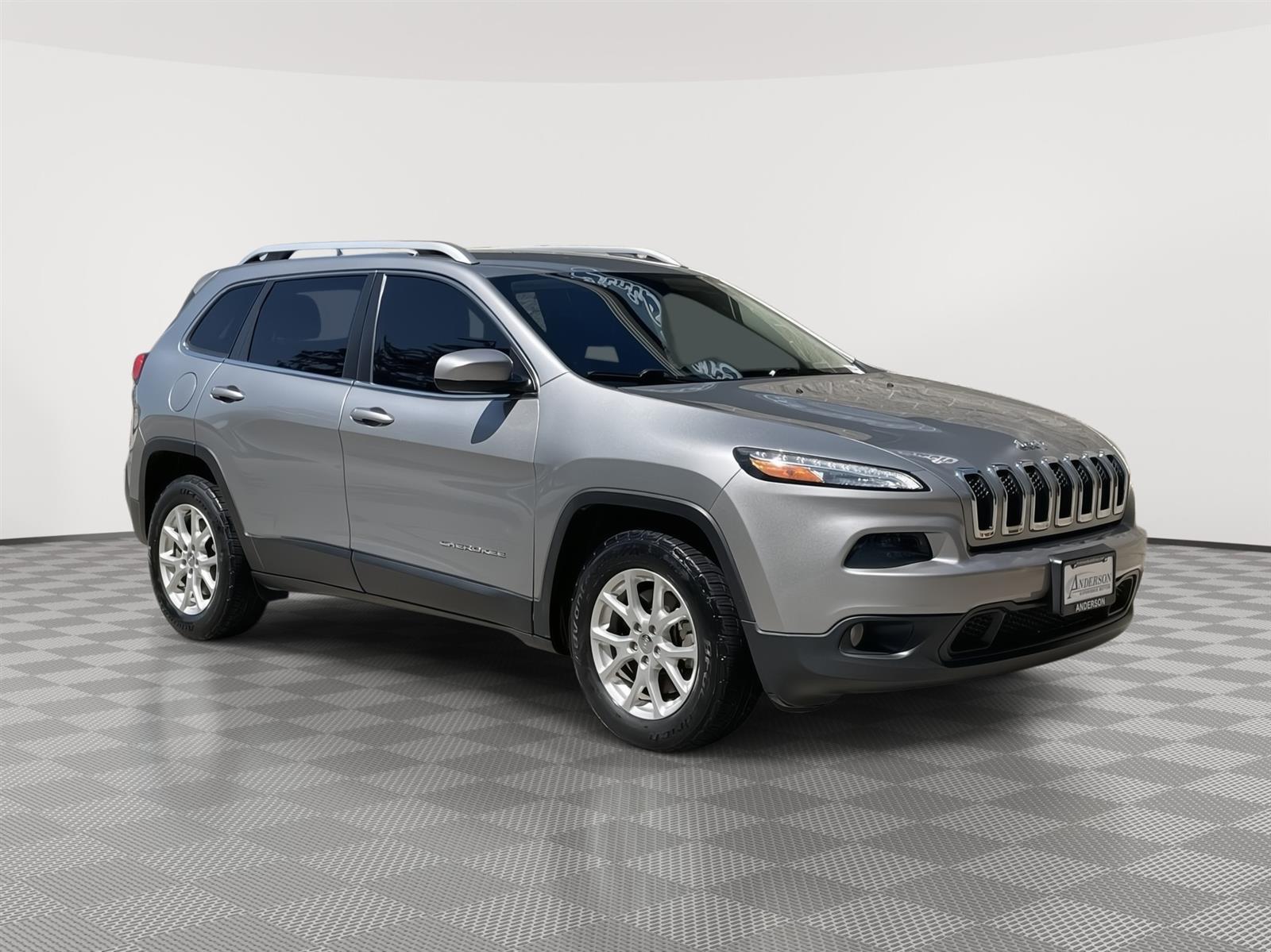 Used 2015 Jeep Cherokee Latitude SUV for sale in Lincoln NE