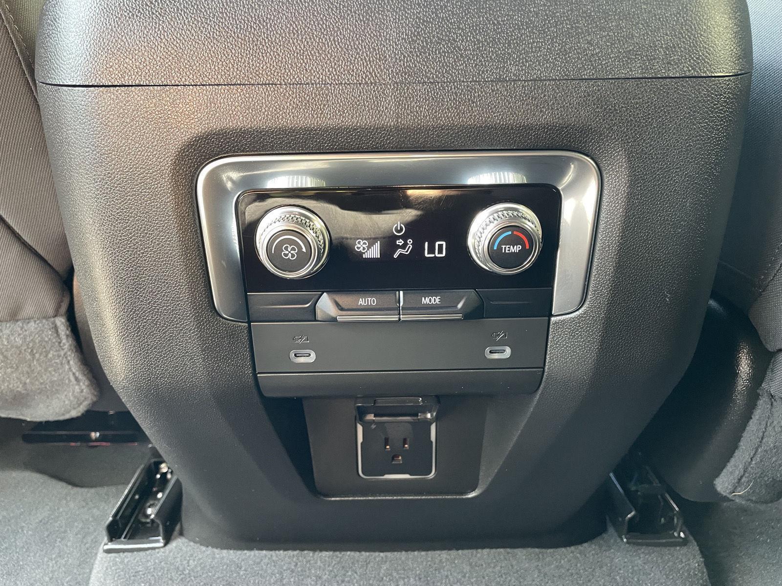 Used 2023 GMC Yukon for sale in Lincoln NE