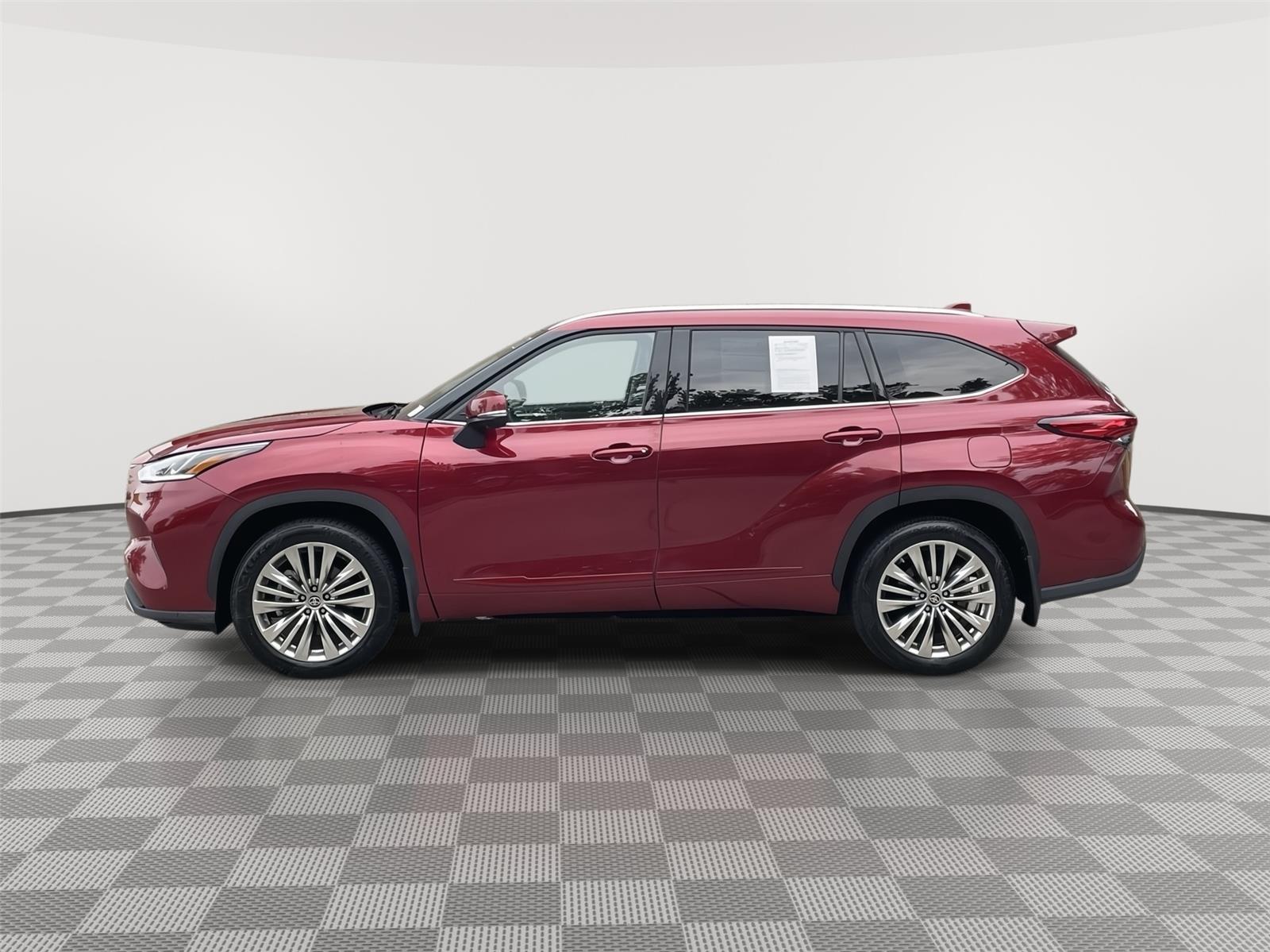 Used 2023 Toyota Highlander Platinum SUV for sale in Lincoln NE
