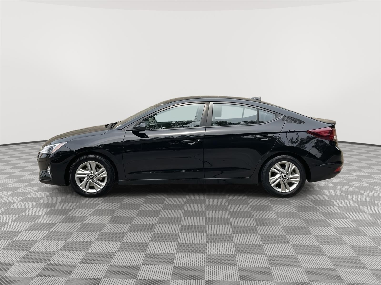 Used 2020 Hyundai Elantra SEL Sedan for sale in Lincoln NE