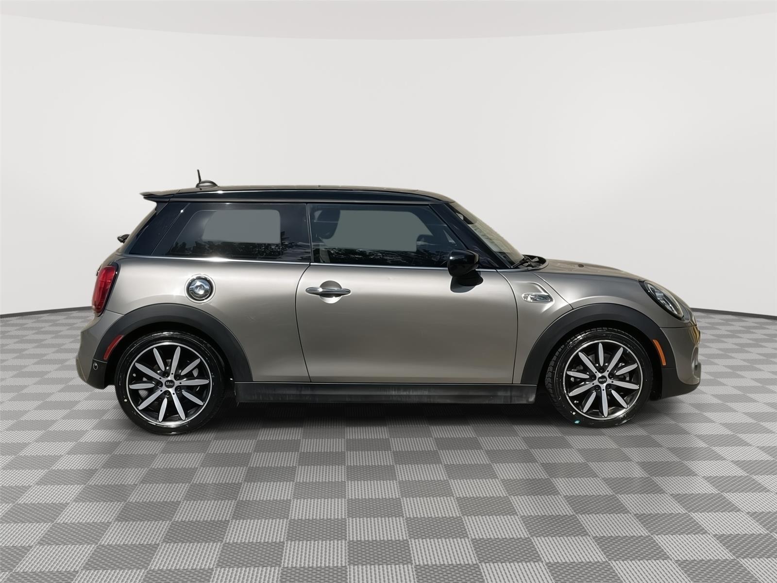 Used 2020 MINI Hardtop 2 Door for sale in Lincoln NE