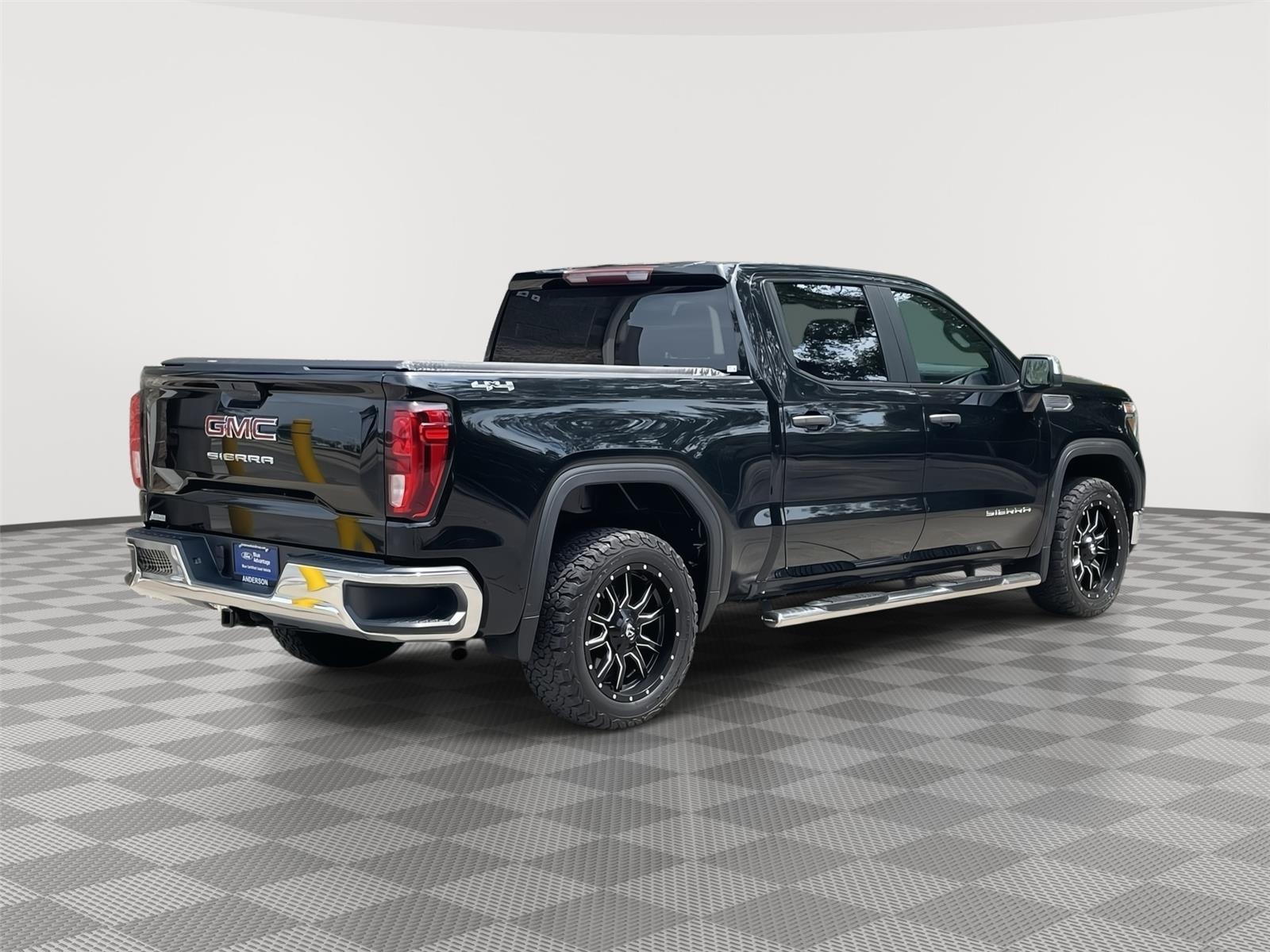 Used 2020 GMC Sierra 1500 for sale in Lincoln NE