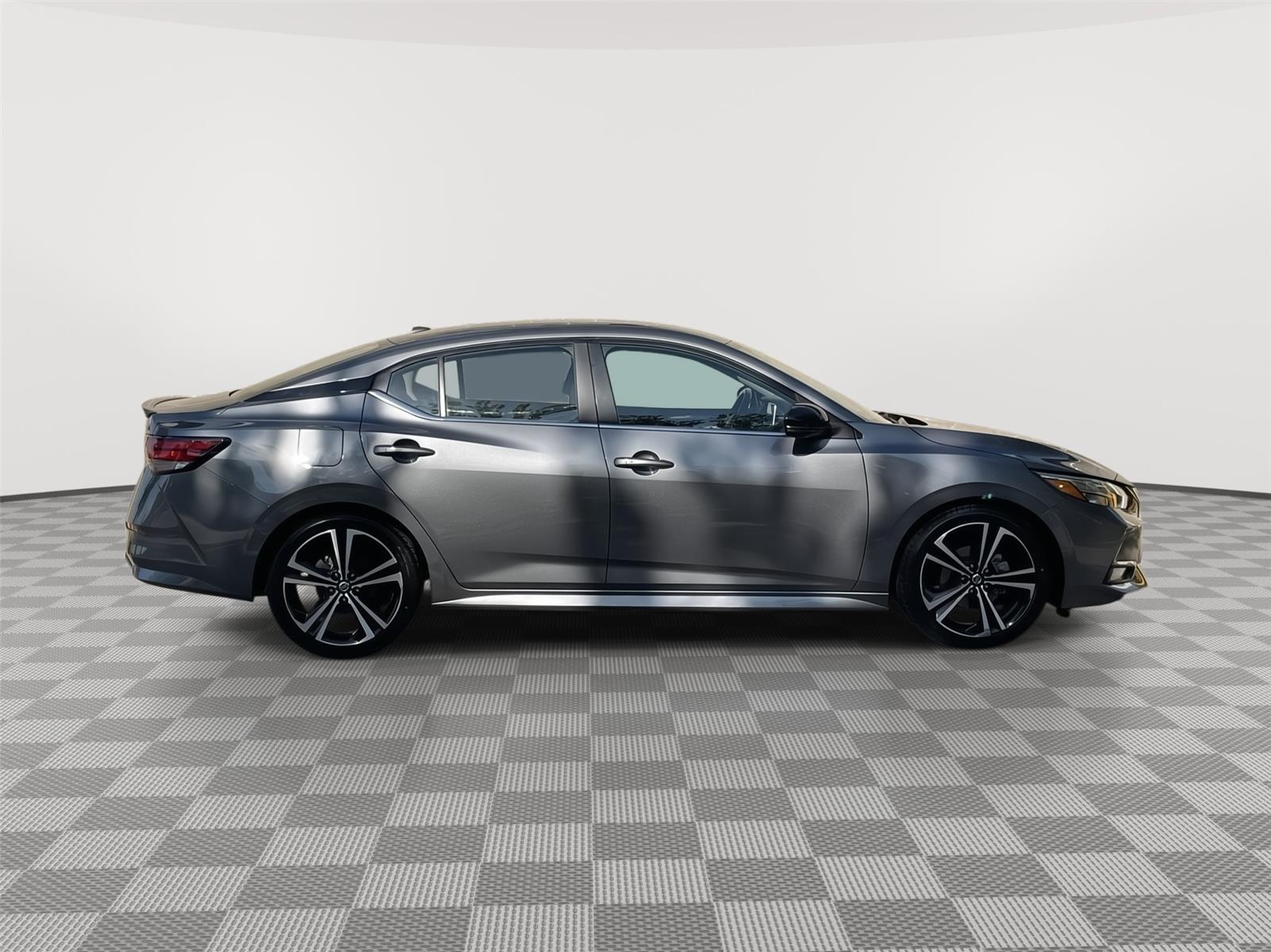 2021 Nissan Sentra SR photo 6