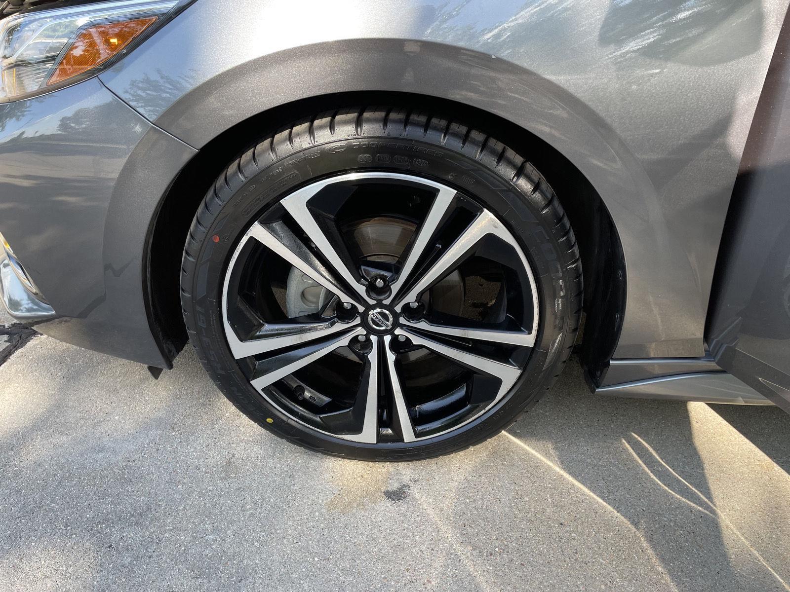 2021 Nissan Sentra SR photo 10