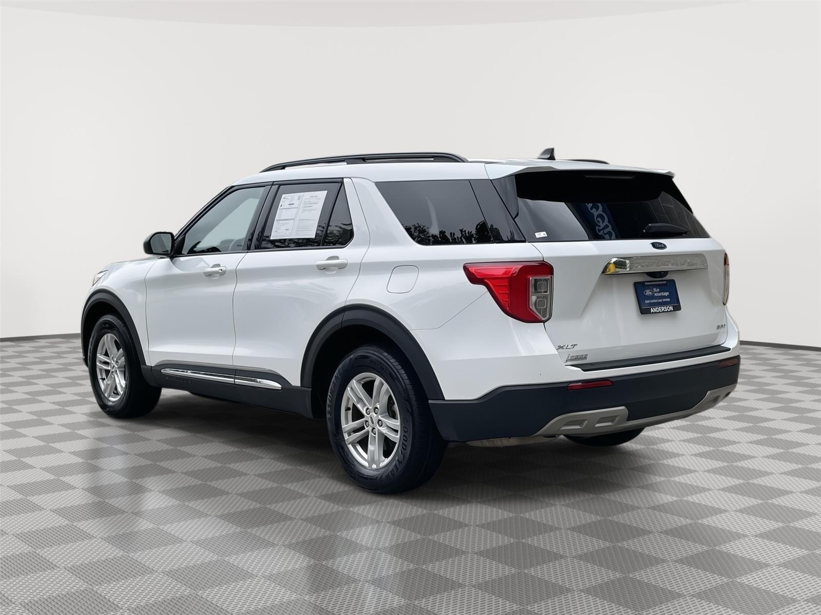 2023 Ford Explorer XLT photo 8