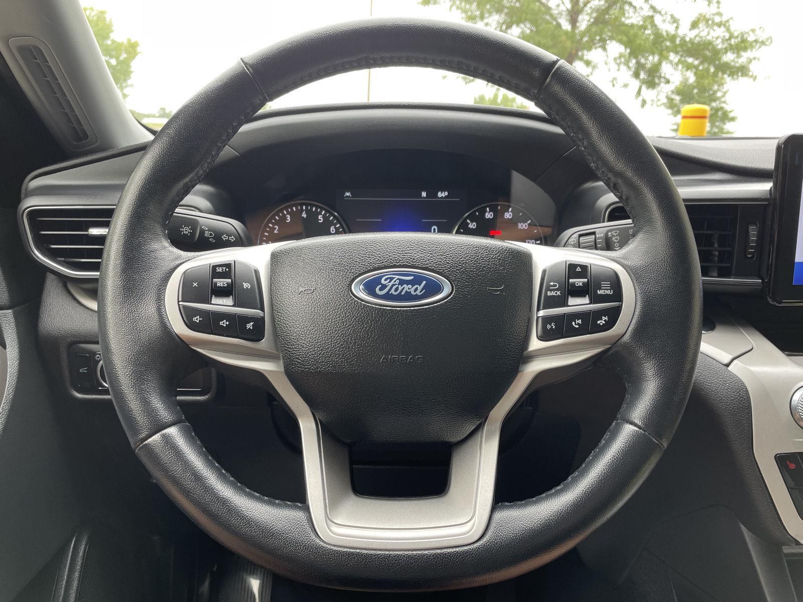 2023 Ford Explorer XLT photo 11