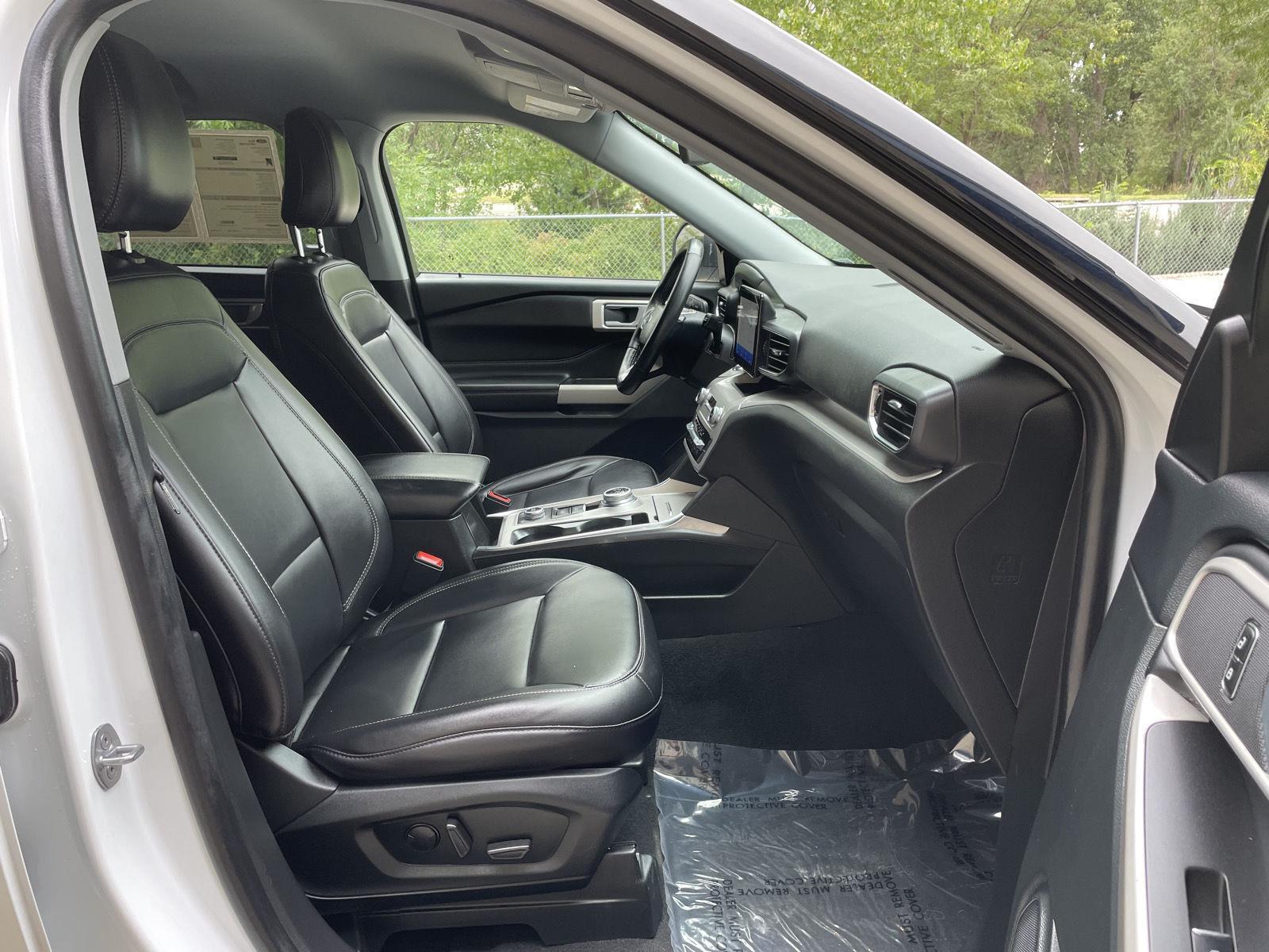 2023 Ford Explorer XLT photo 18