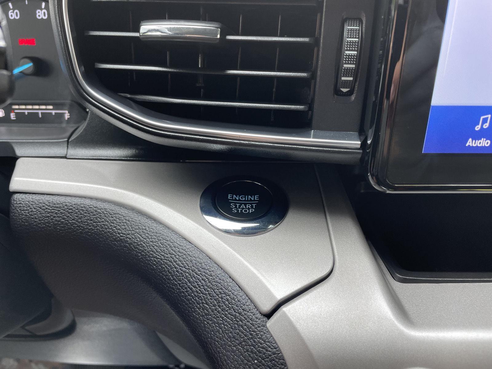 2023 Ford Explorer XLT photo 24