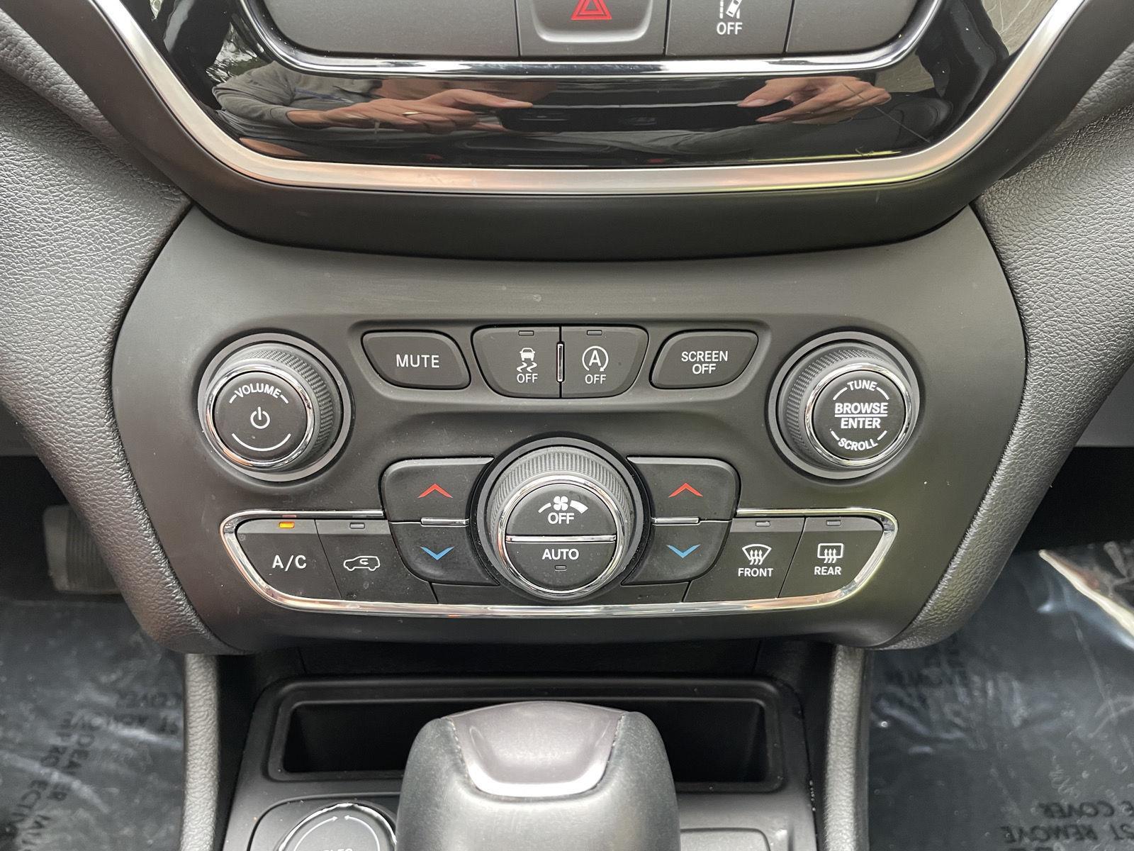 Pre-Owned 2022 Jeep Cherokee for sale in Lincoln NE