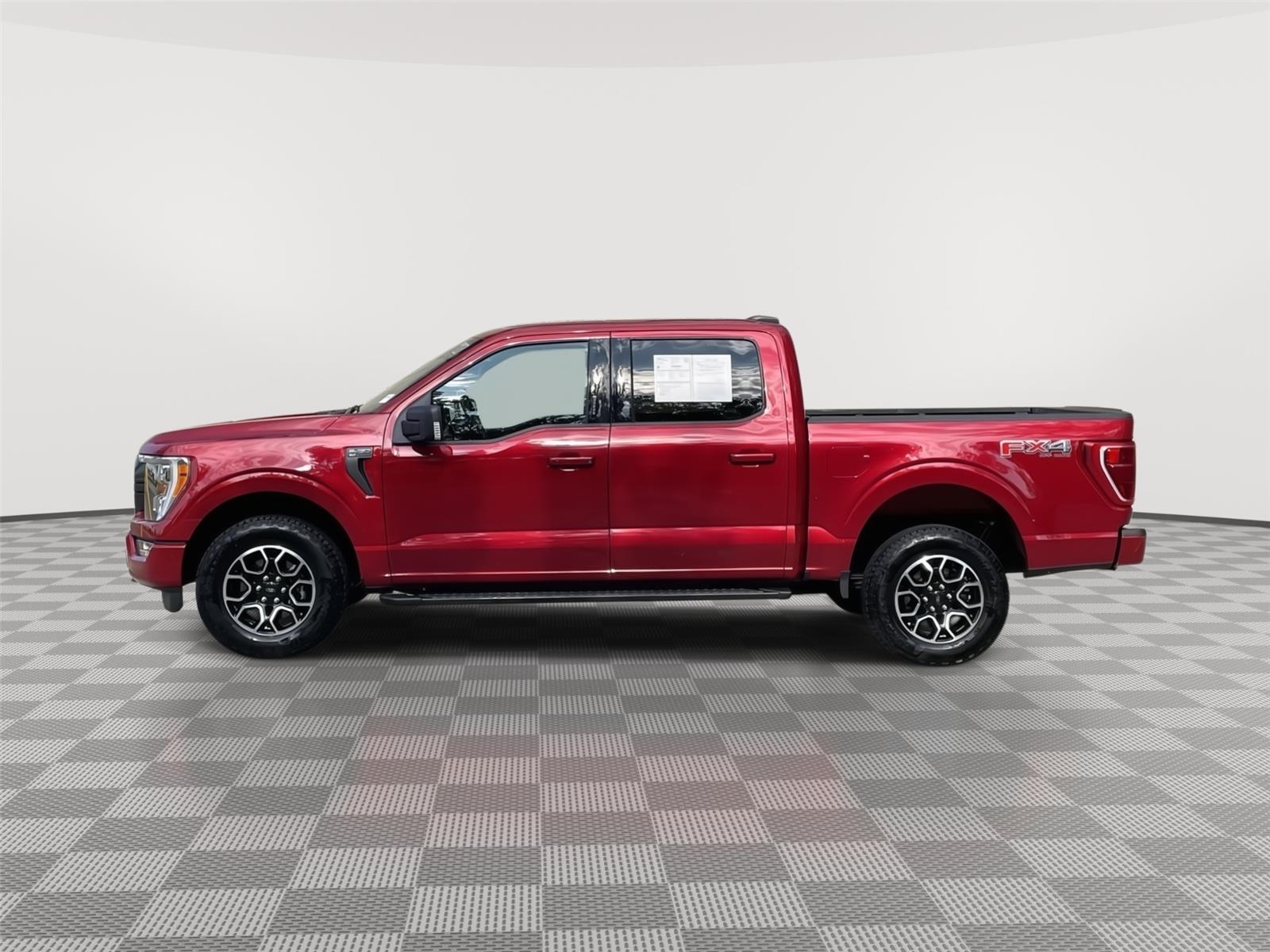 2022 Ford F-150 XLT photo 2