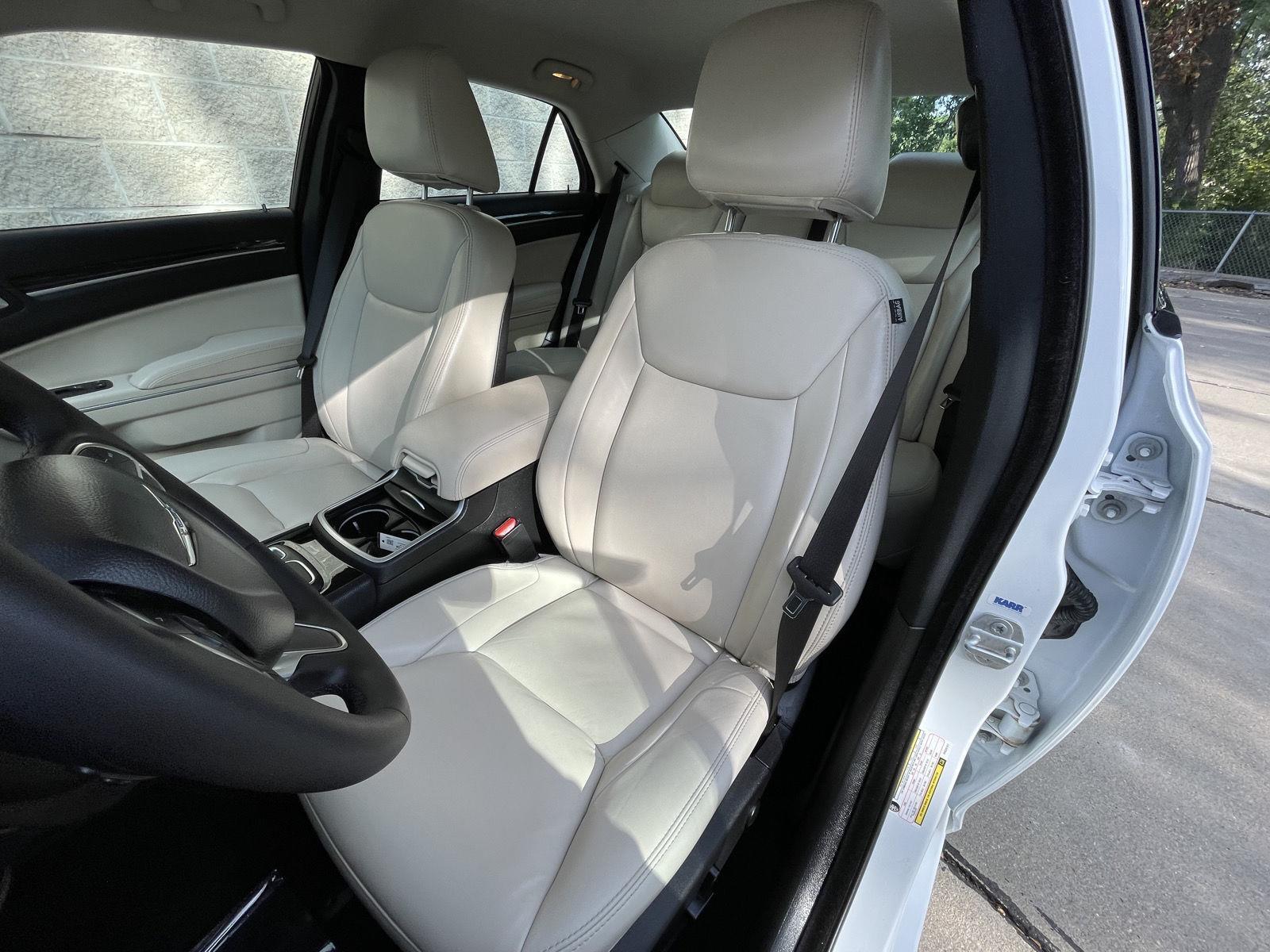 Used 2023 Chrysler 300 for sale in Lincoln NE