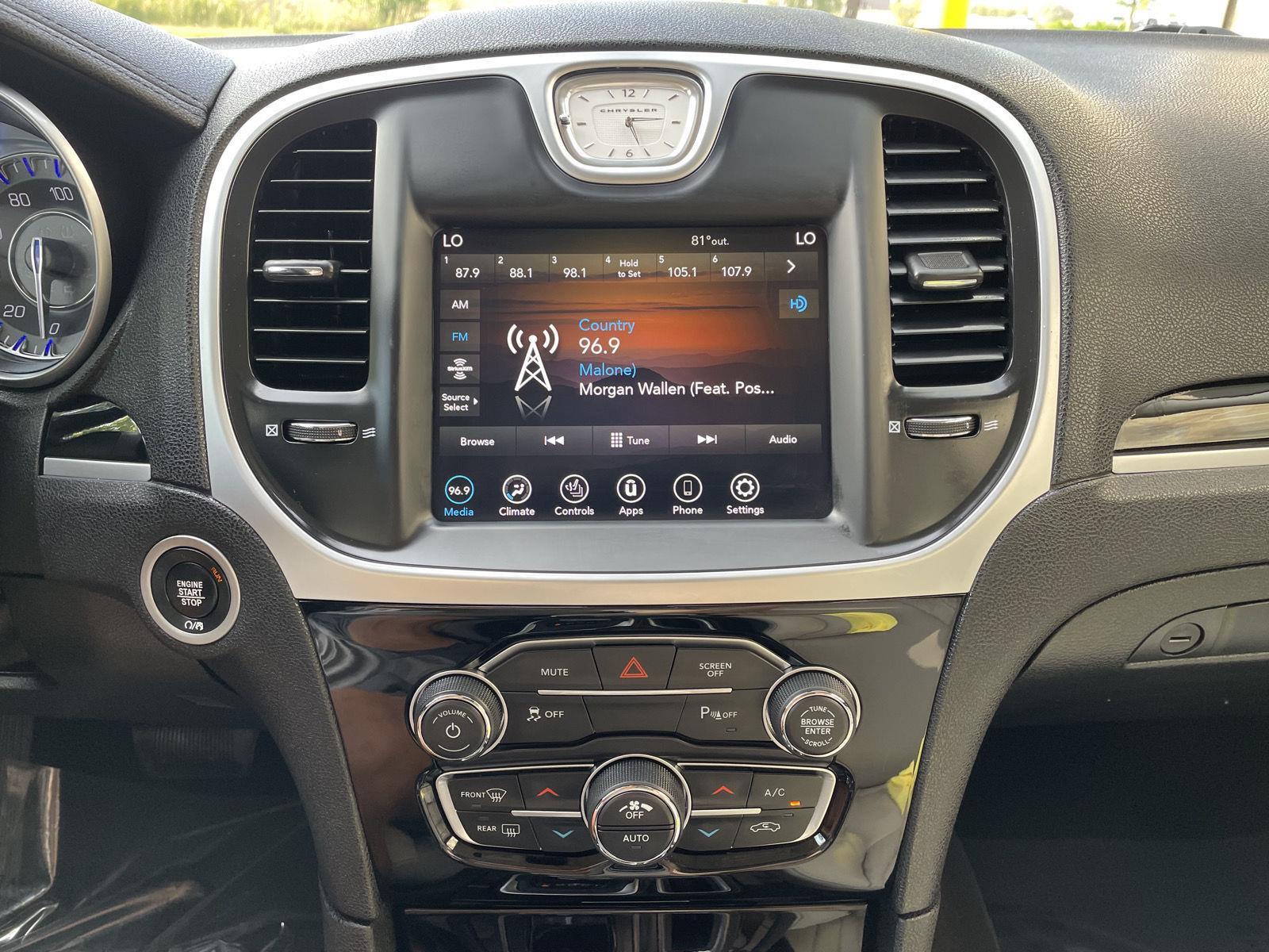 Used 2023 Chrysler 300 for sale in Lincoln NE