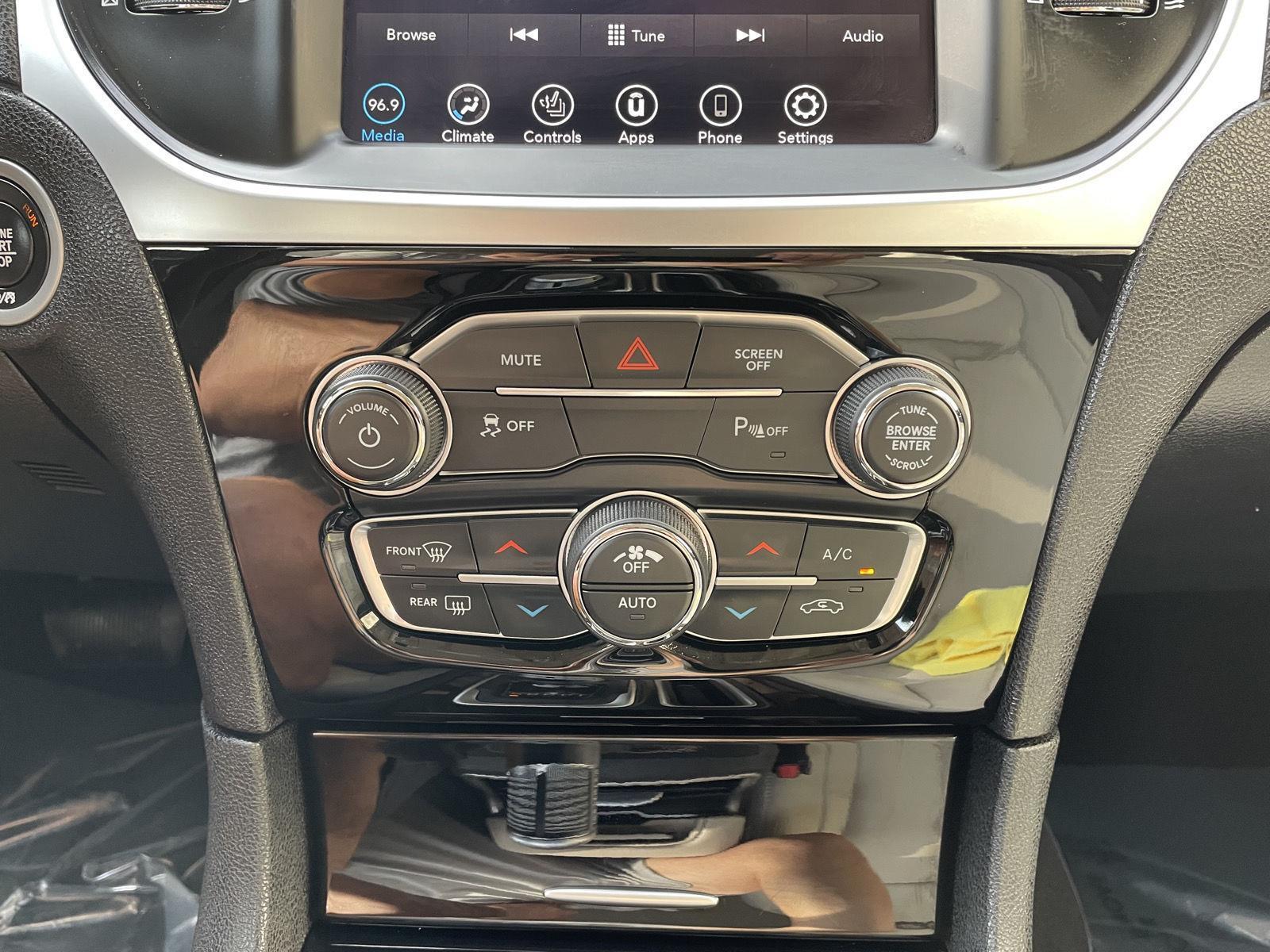 Used 2023 Chrysler 300 for sale in Lincoln NE