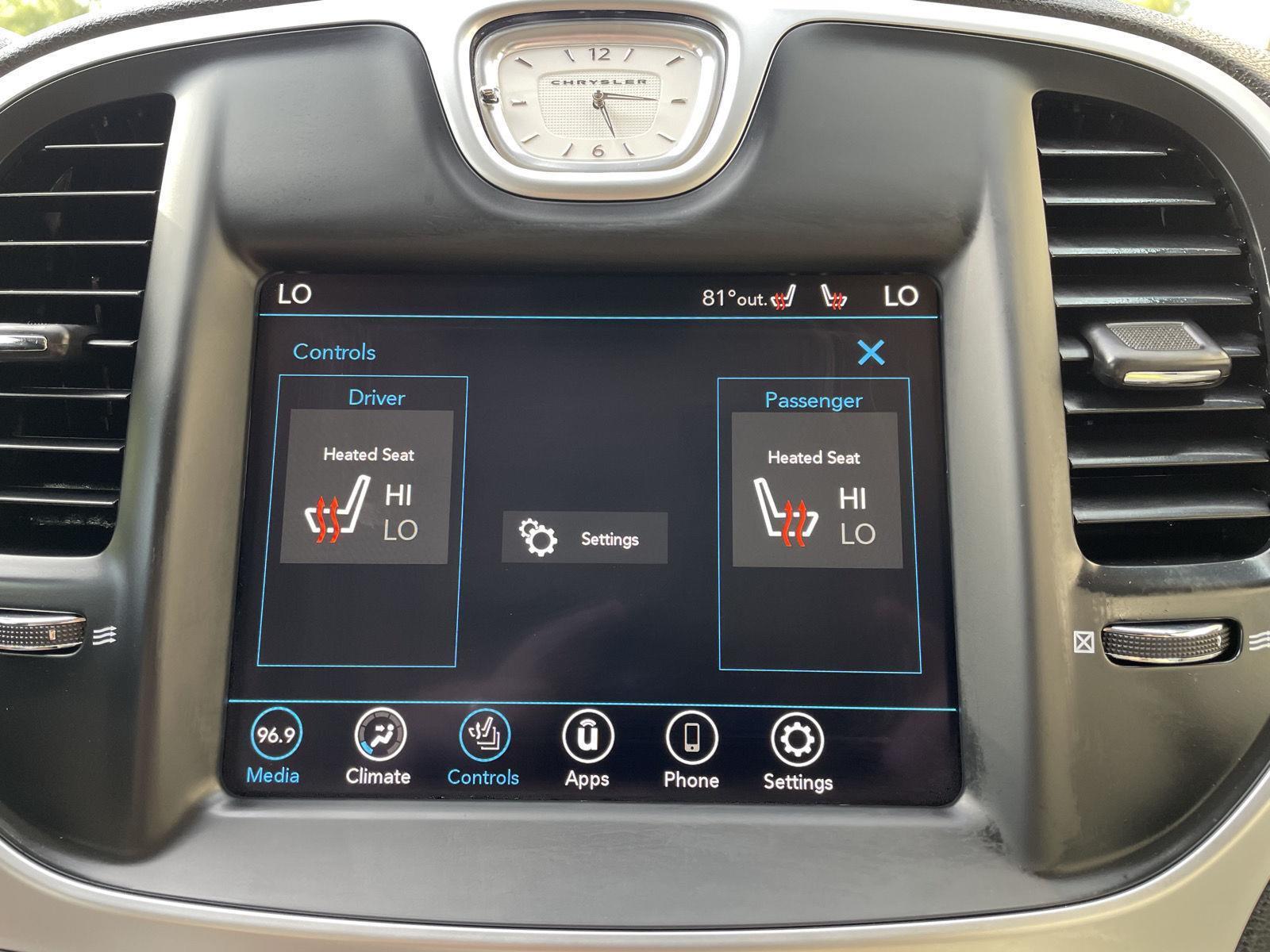 Used 2023 Chrysler 300 for sale in Lincoln NE