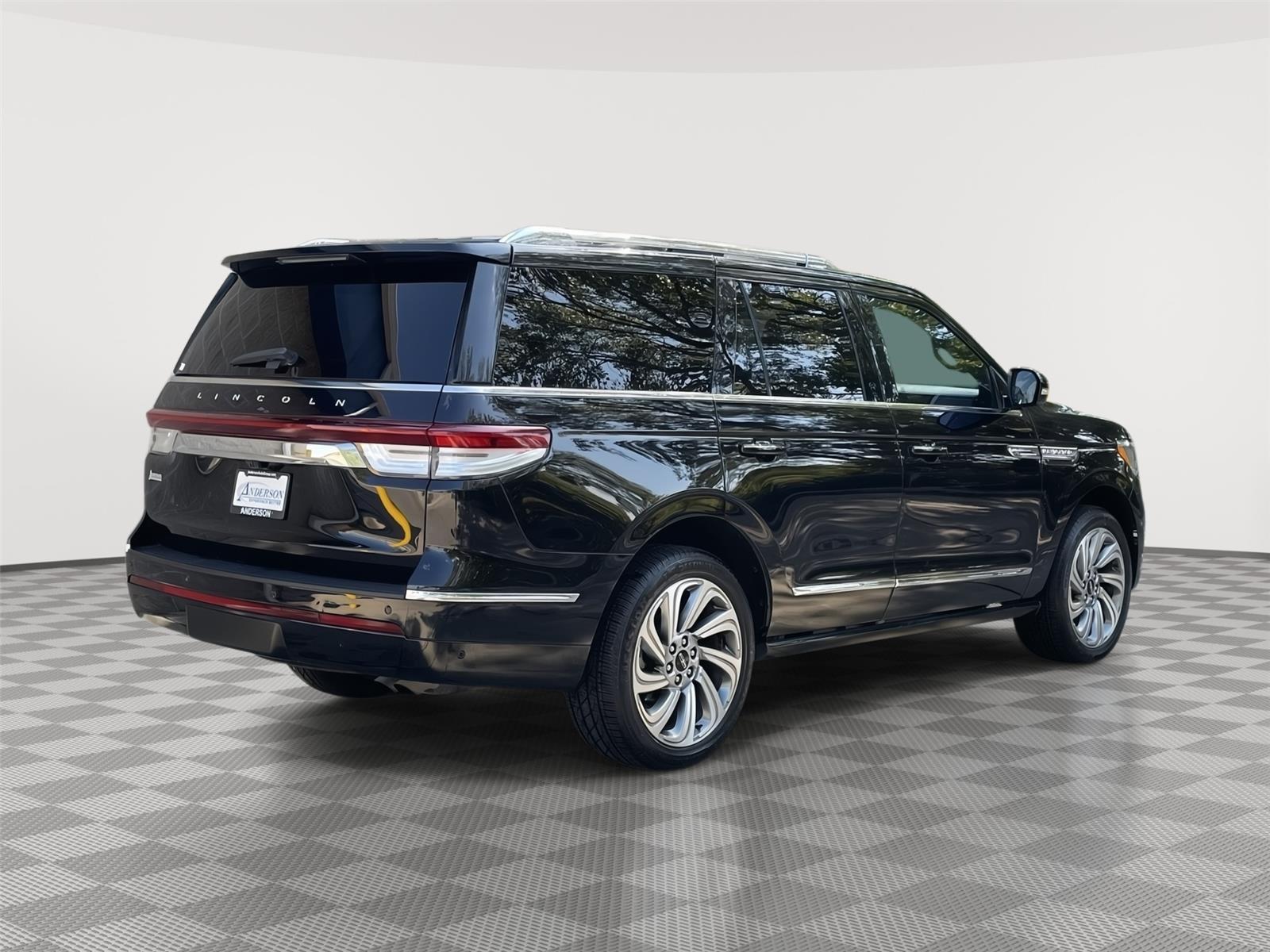Used 2022 Lincoln Navigator for sale in Lincoln NE