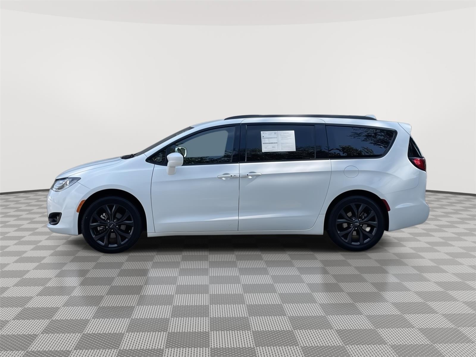Used 2019 Chrysler Pacifica for sale in Lincoln NE