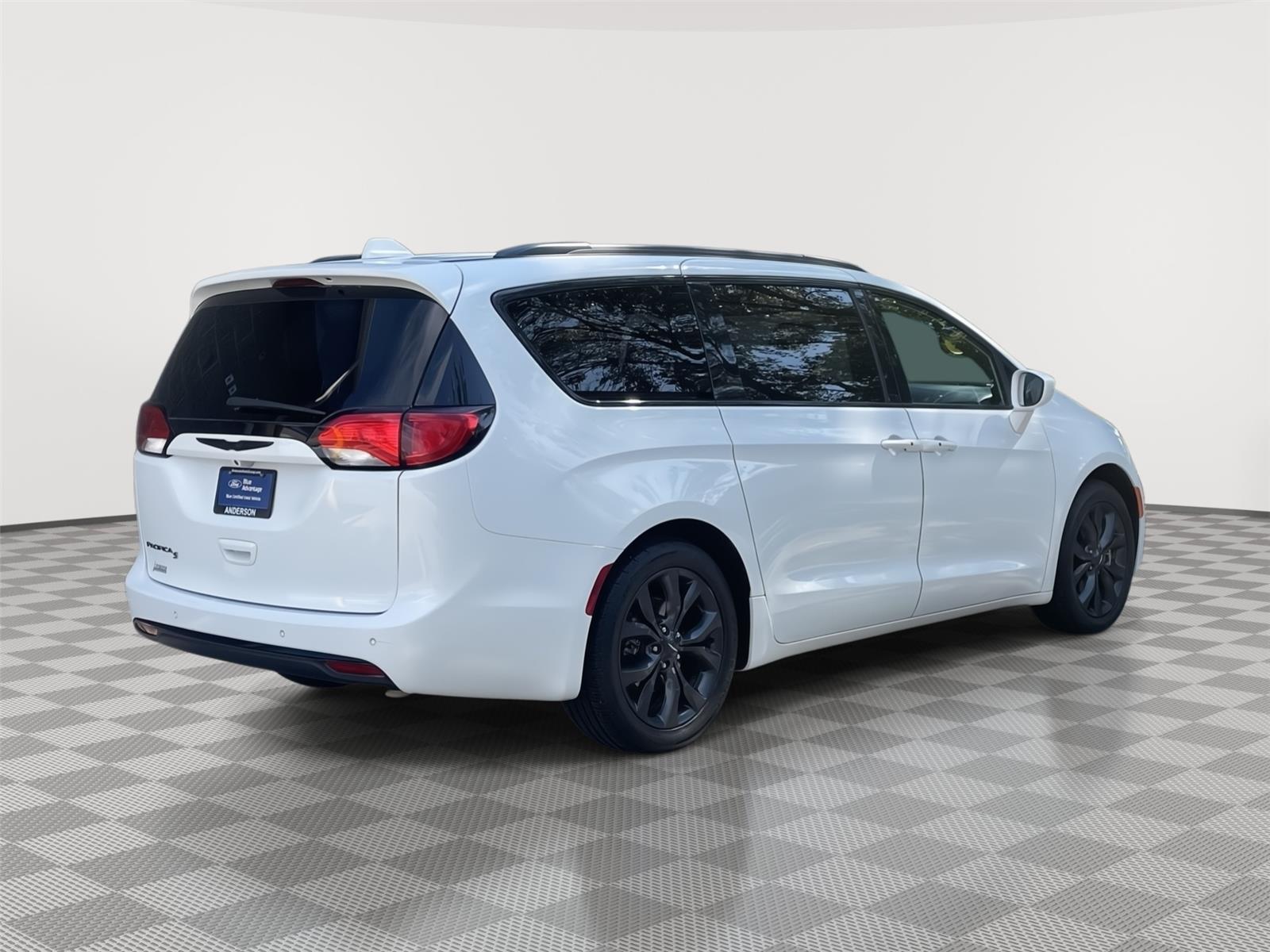 Used 2019 Chrysler Pacifica for sale in Lincoln NE
