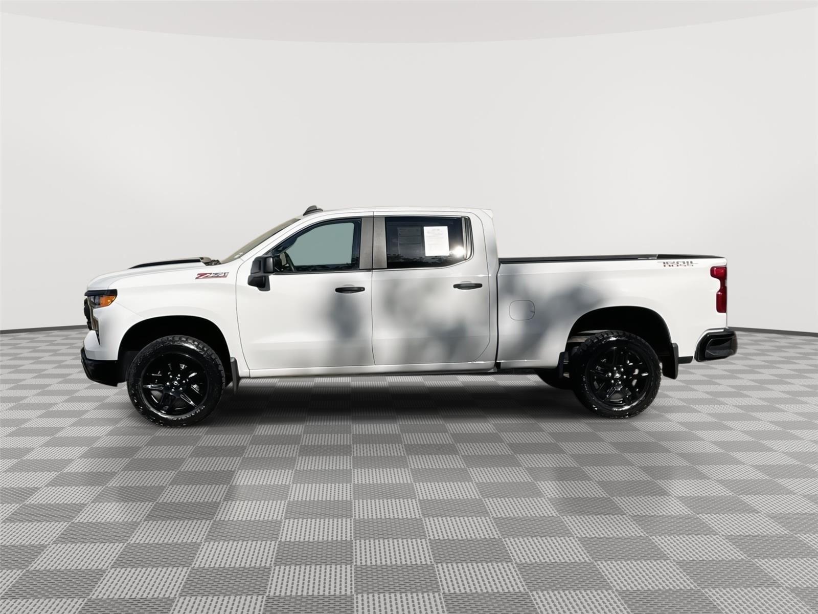 2023 Chevrolet Silverado 1500 Custom Trail Boss photo 2