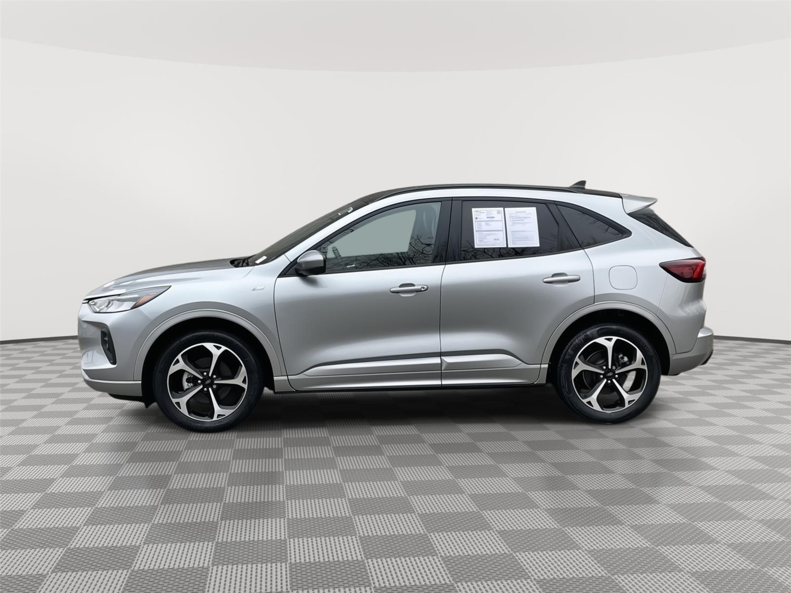 2023 Ford Escape ST-Line Select photo 2